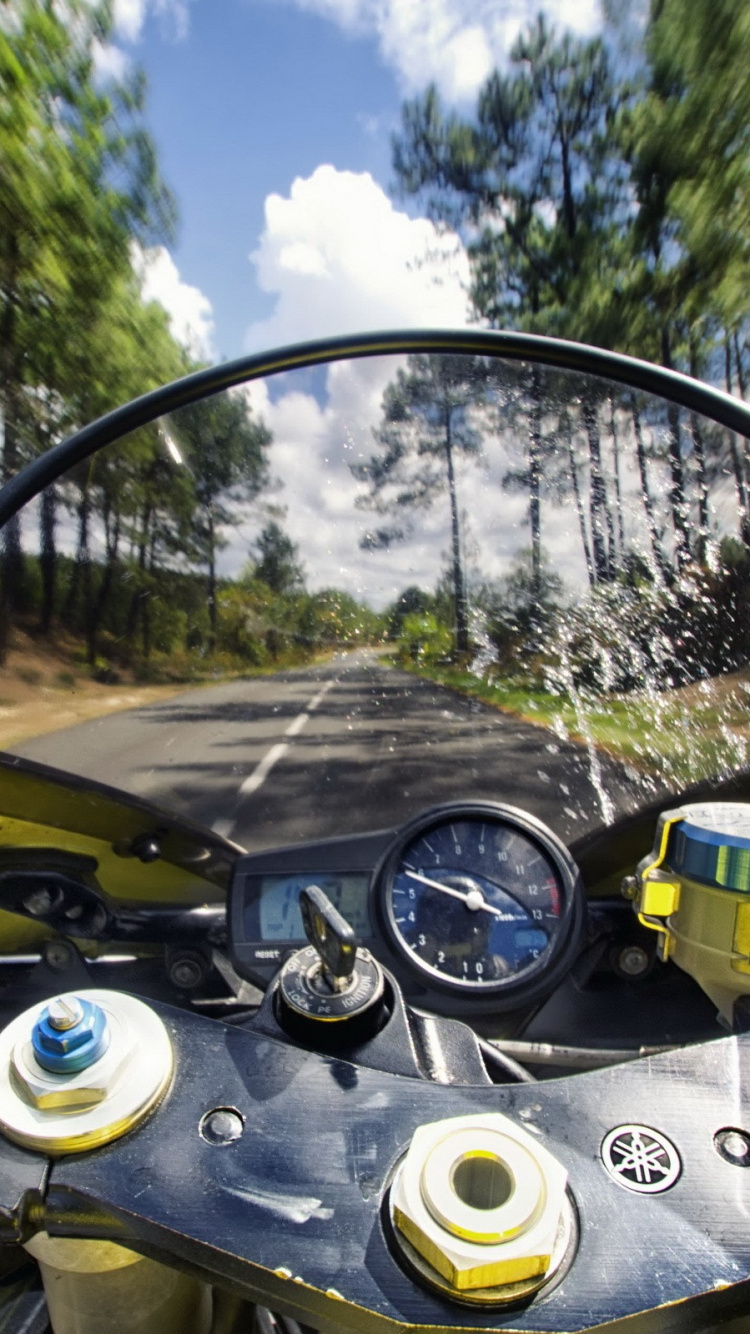 Обои мотоцикл, велосипед, авто, Ямаха мотор Компани, желтый в разрешении 750x1334