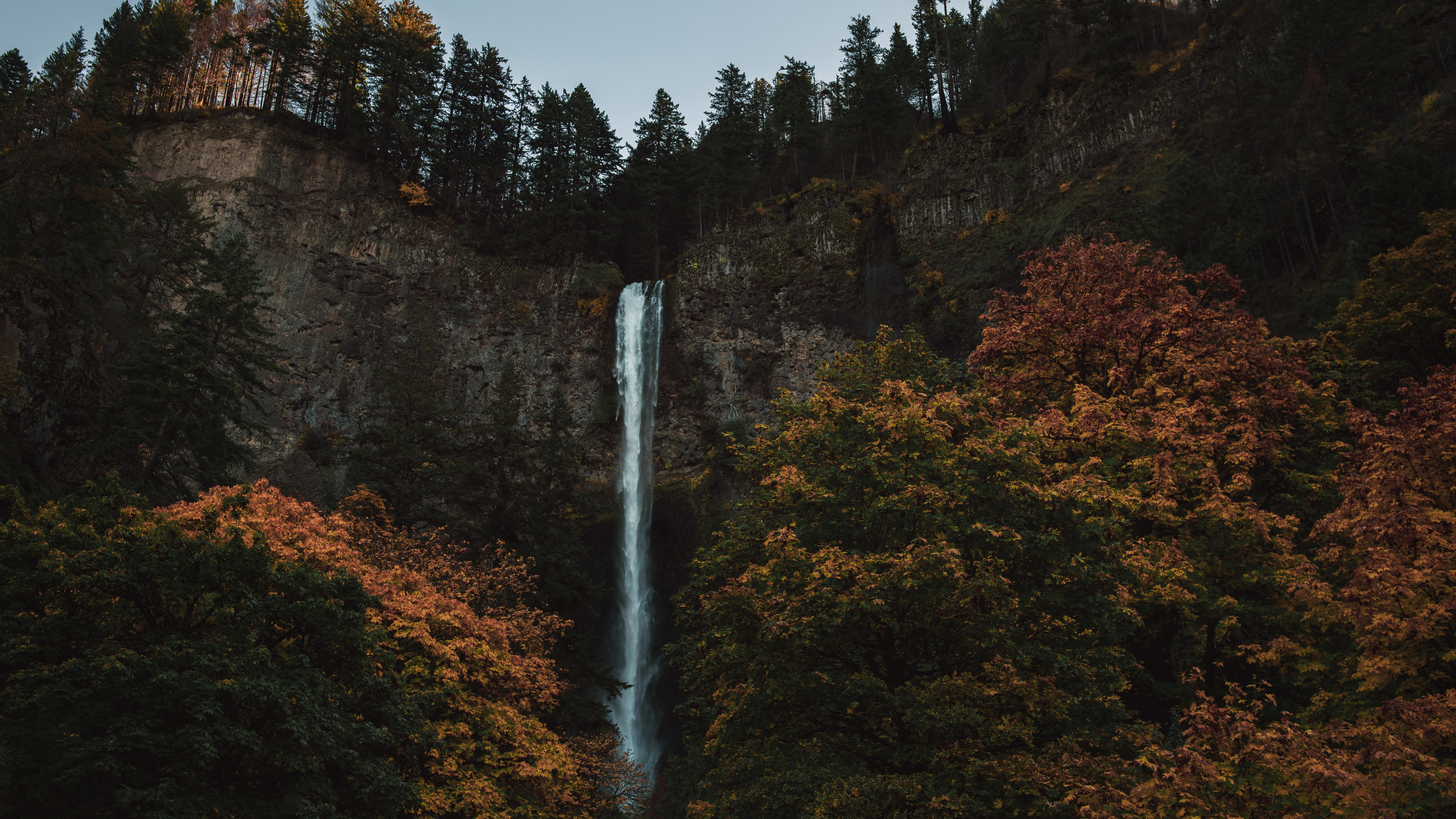 Обои природа, природный ландшафт, биом, водопад, вода в разрешении 7680x4320