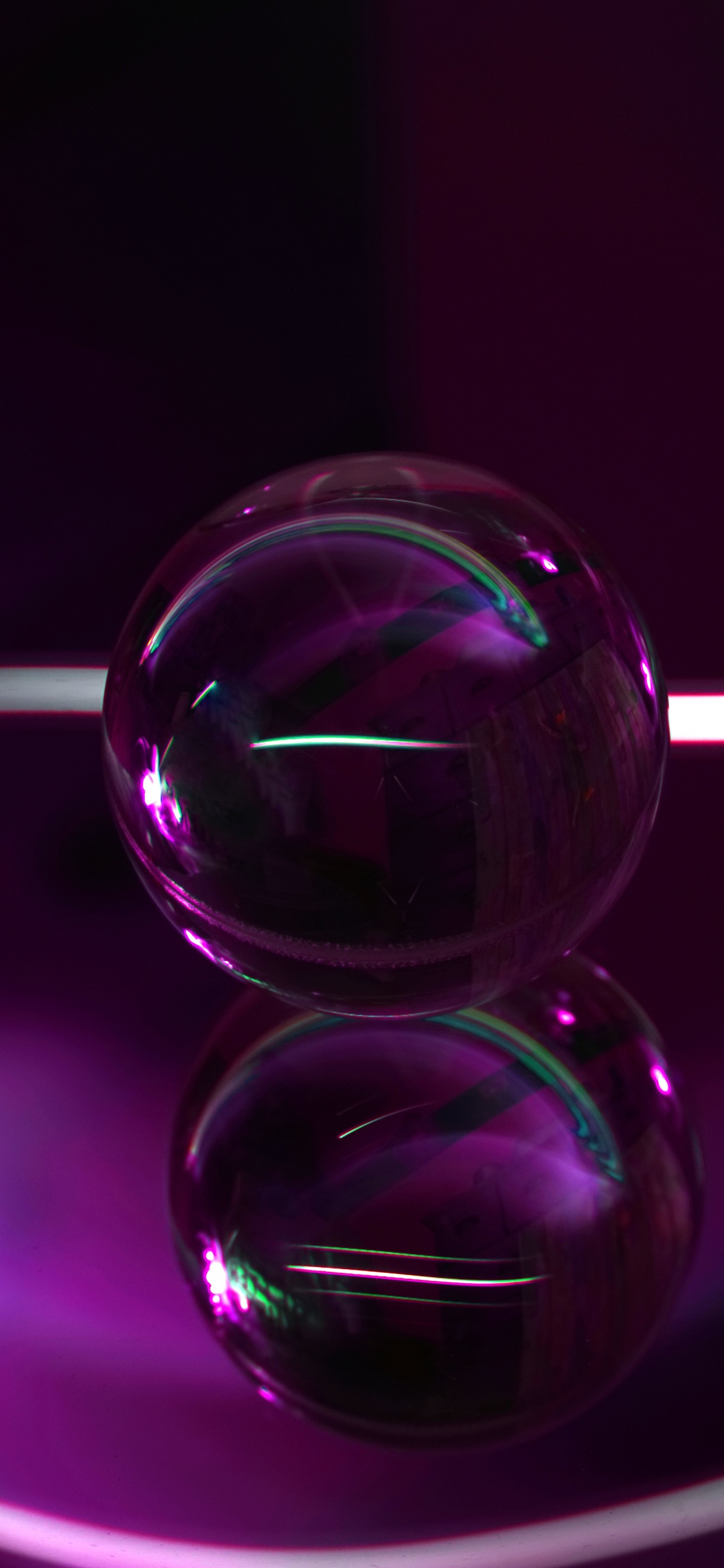 Обои хрустальный шар, видео, пурпурный цвет, музыка, стекло в разрешении 1242x2688