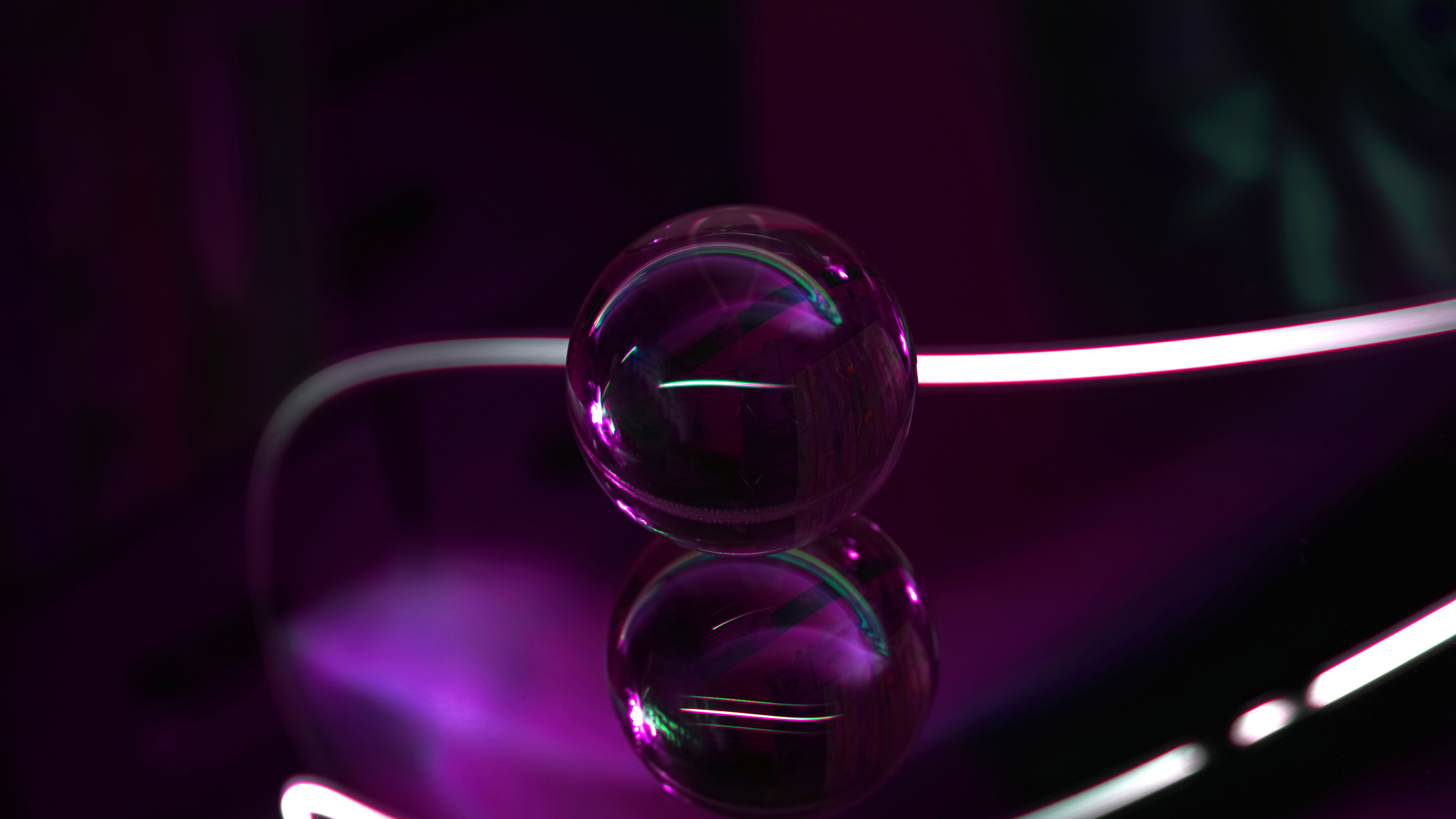 Обои хрустальный шар, видео, пурпурный цвет, музыка, стекло в разрешении 3840x2160
