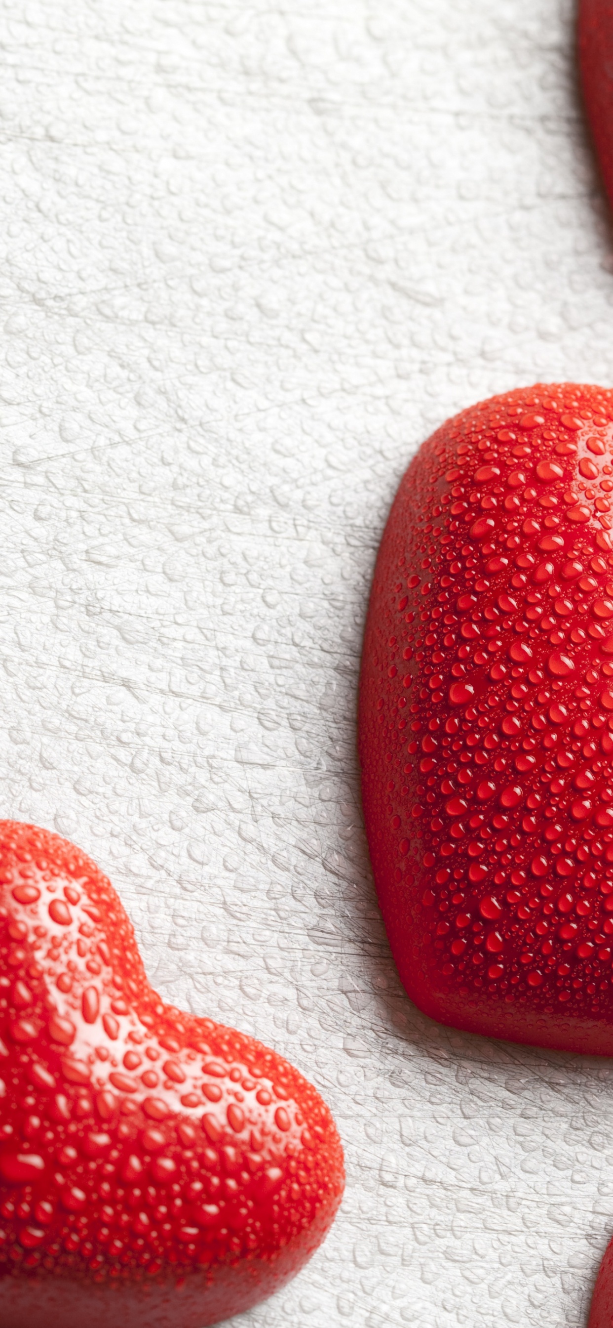 Обои клубника, пища, человеческое тело, природные продукты, красный цвет в разрешении 1242x2688