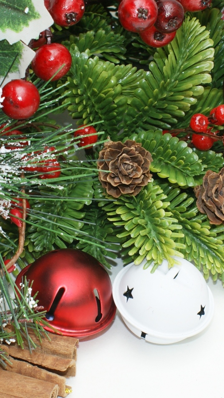 Обои Рождественский день, Рождественские украшения, рождественский орнамент, Рождество, елка в разрешении 720x1280