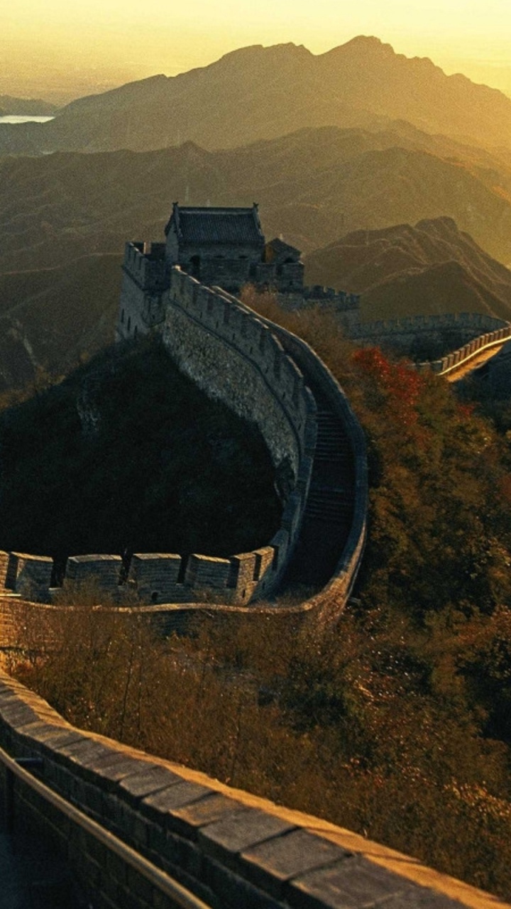 Обои великая Китайская стена, ориентир, гора, дорога, национальный парк в разрешении 720x1280