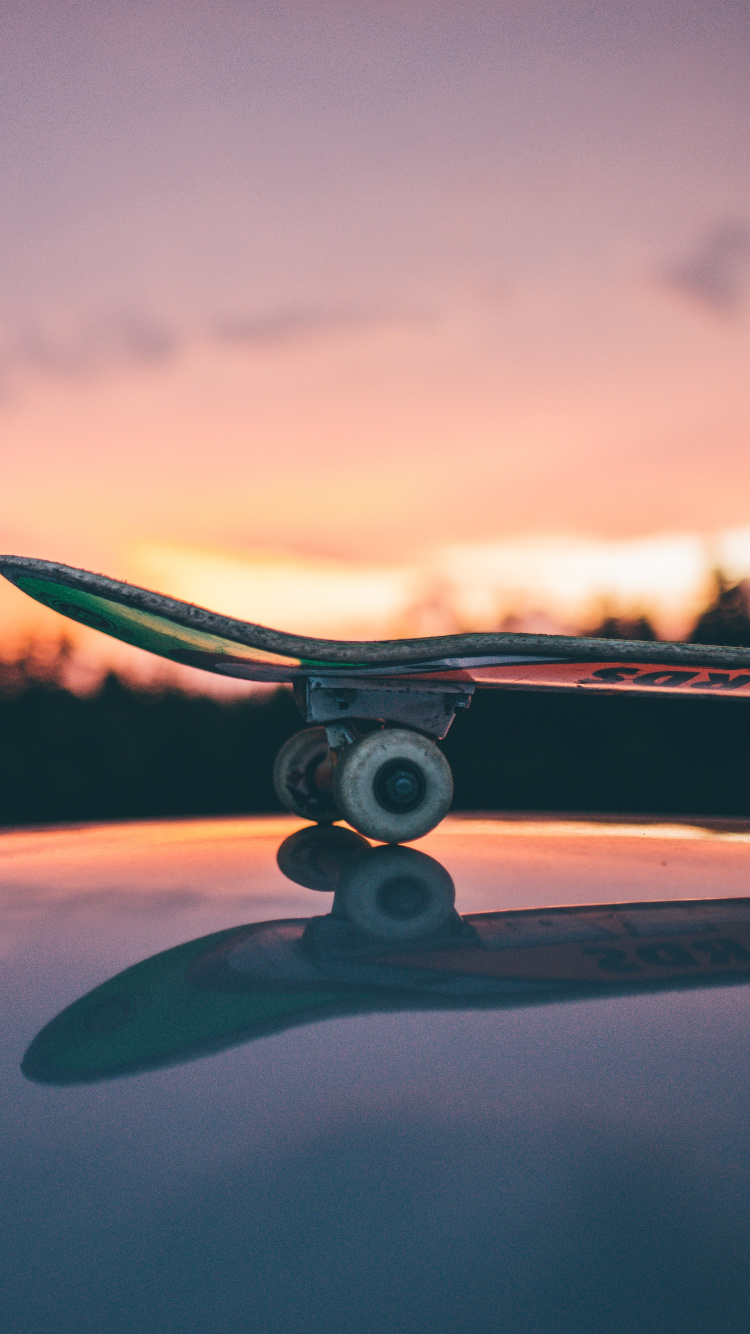 Обои скейтборд, скейтбординг, атмосфера, облако, крыло в разрешении 750x1334