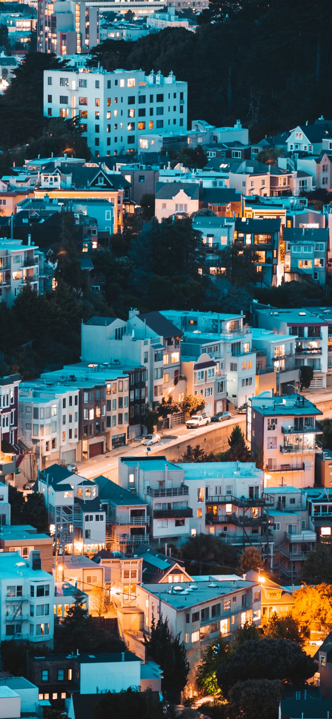 Обои здание, городской район, городской пейзаж, синий, город в разрешении 1125x2436