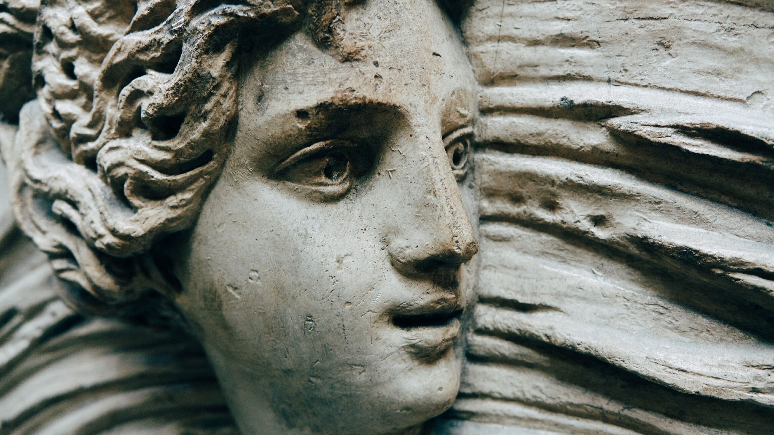 Обои статуя, скульптура, резьба, резьба по камню, классическая скульптура в разрешении 2560x1440