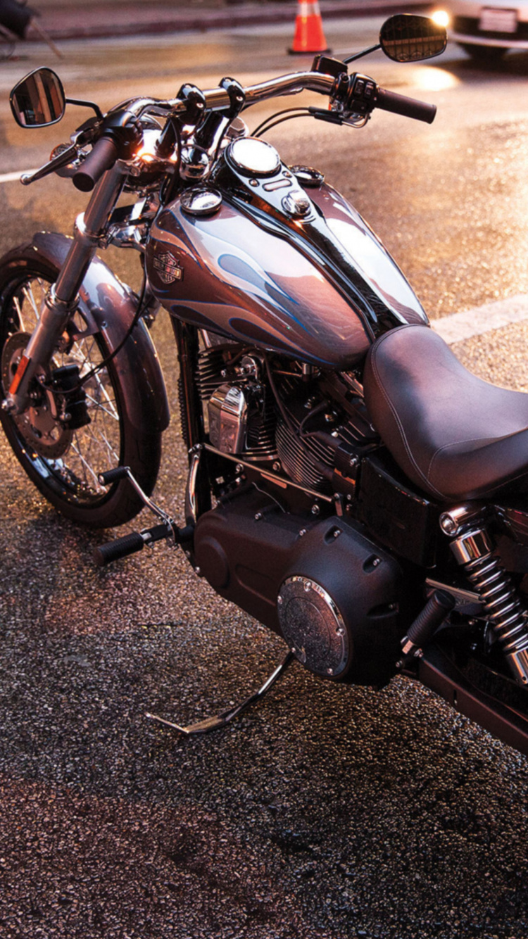 Обои Харлей-Дэвидсон Стрит Глайд, Харлей-Дэвидсон Супер Глайд, мотоцикл, Чоппер, авто в разрешении 750x1334