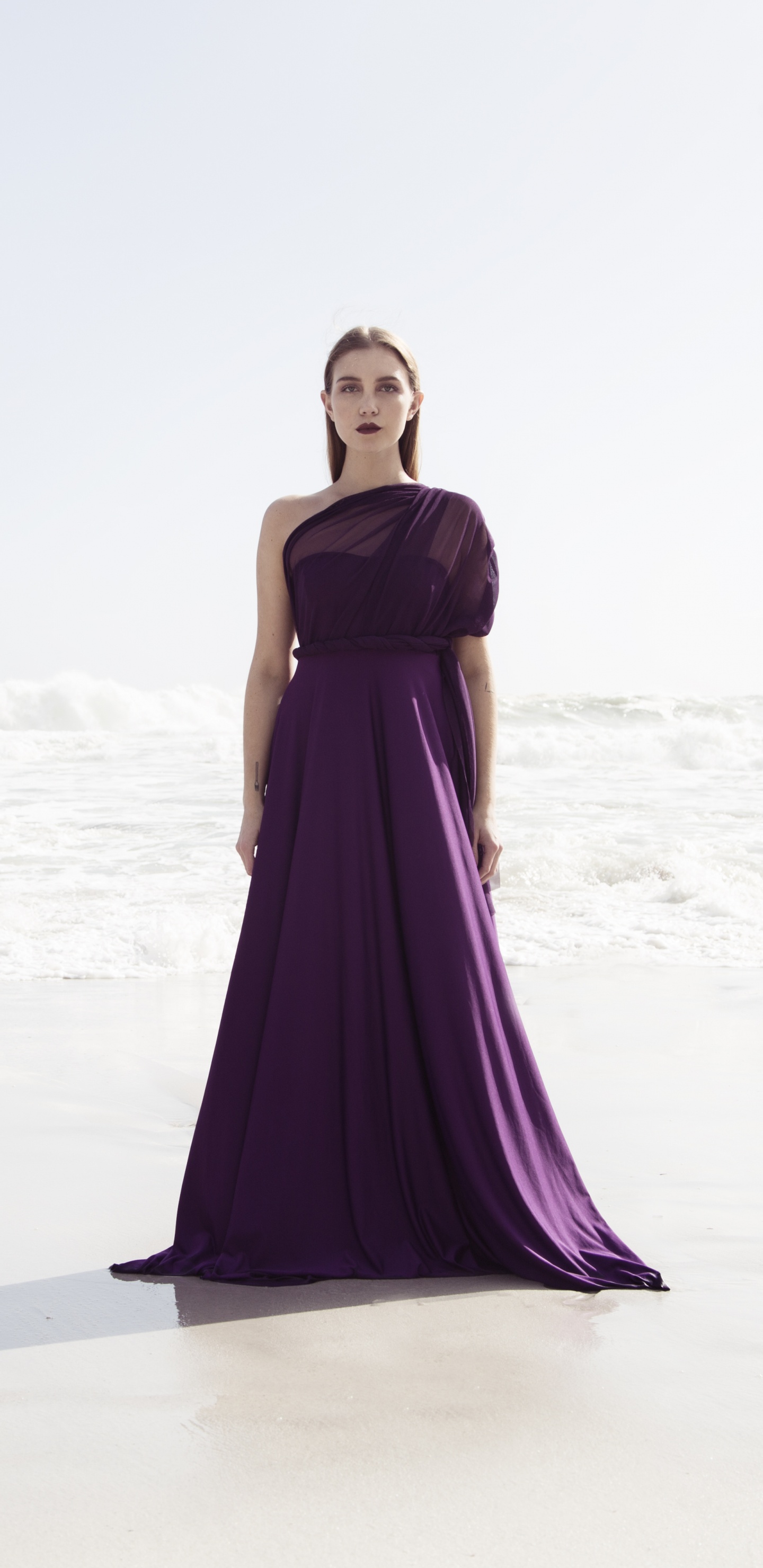 Обои платье, красота, модель, плечо, одежда в разрешении 1440x2960