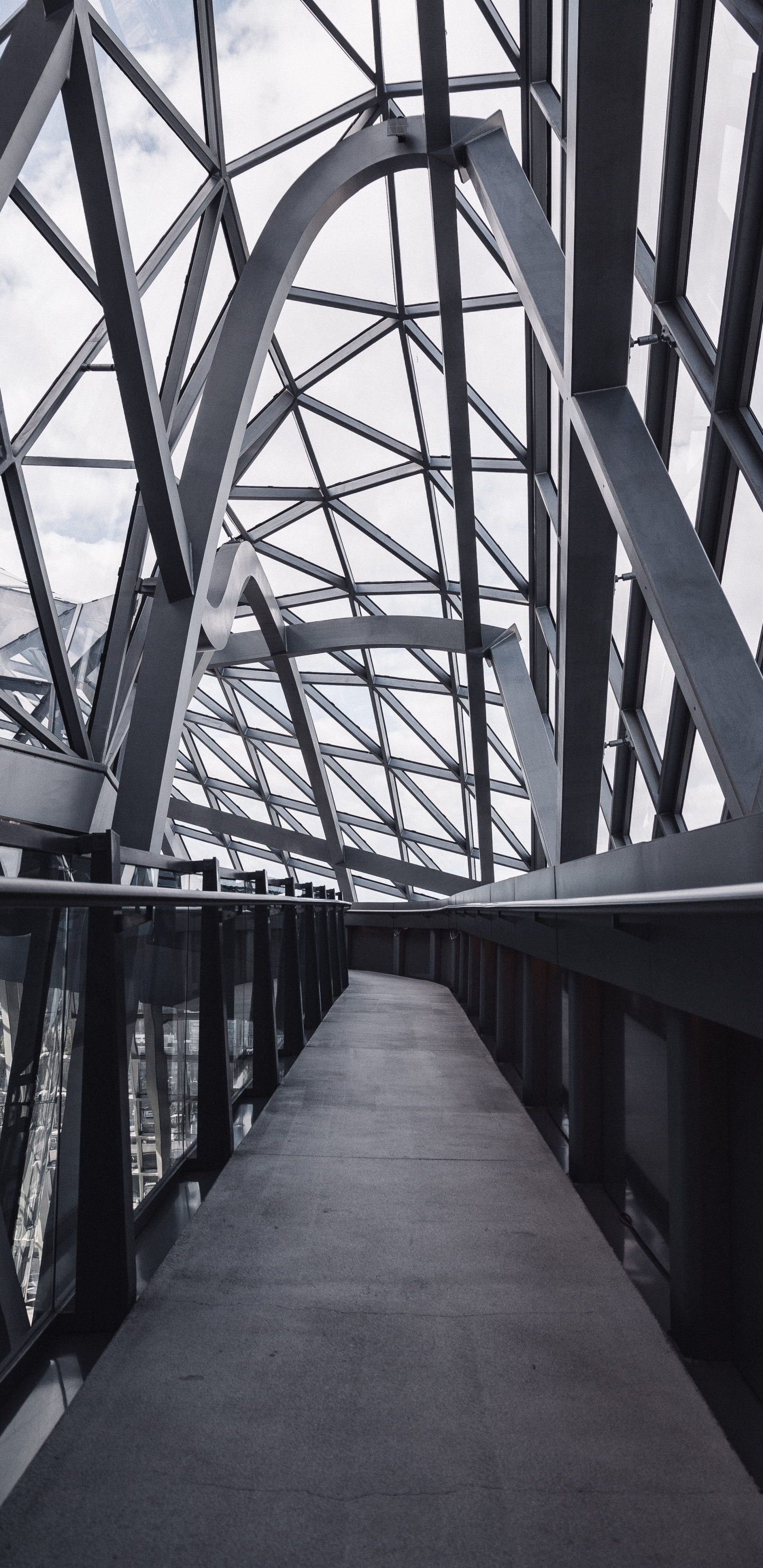 Обои Ферма, линия, воздушная линия, здание, симметрия в разрешении 1440x2960