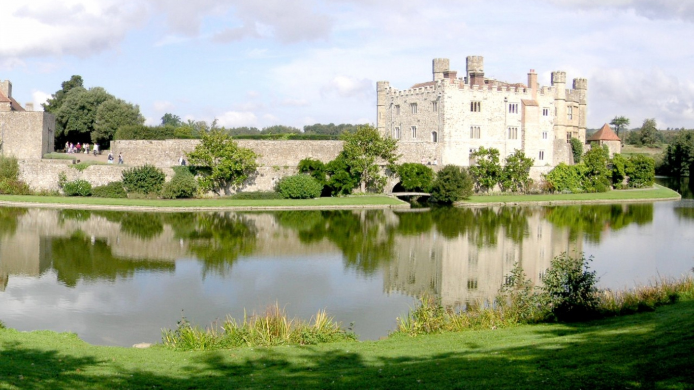Обои Замок Лидс, Лидс, замок, отражение, имущество в разрешении 1366x768
