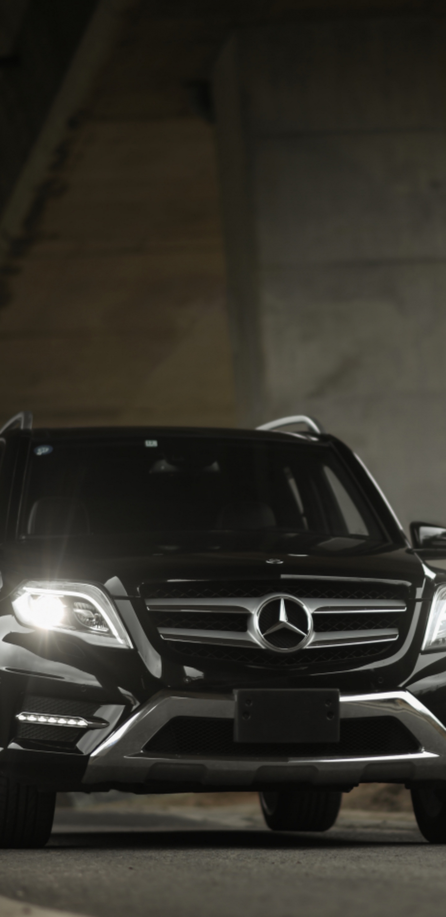 Обои авто, Литые диски, автомобильные шины, фара, автомобиль среднего размера в разрешении 1440x2960