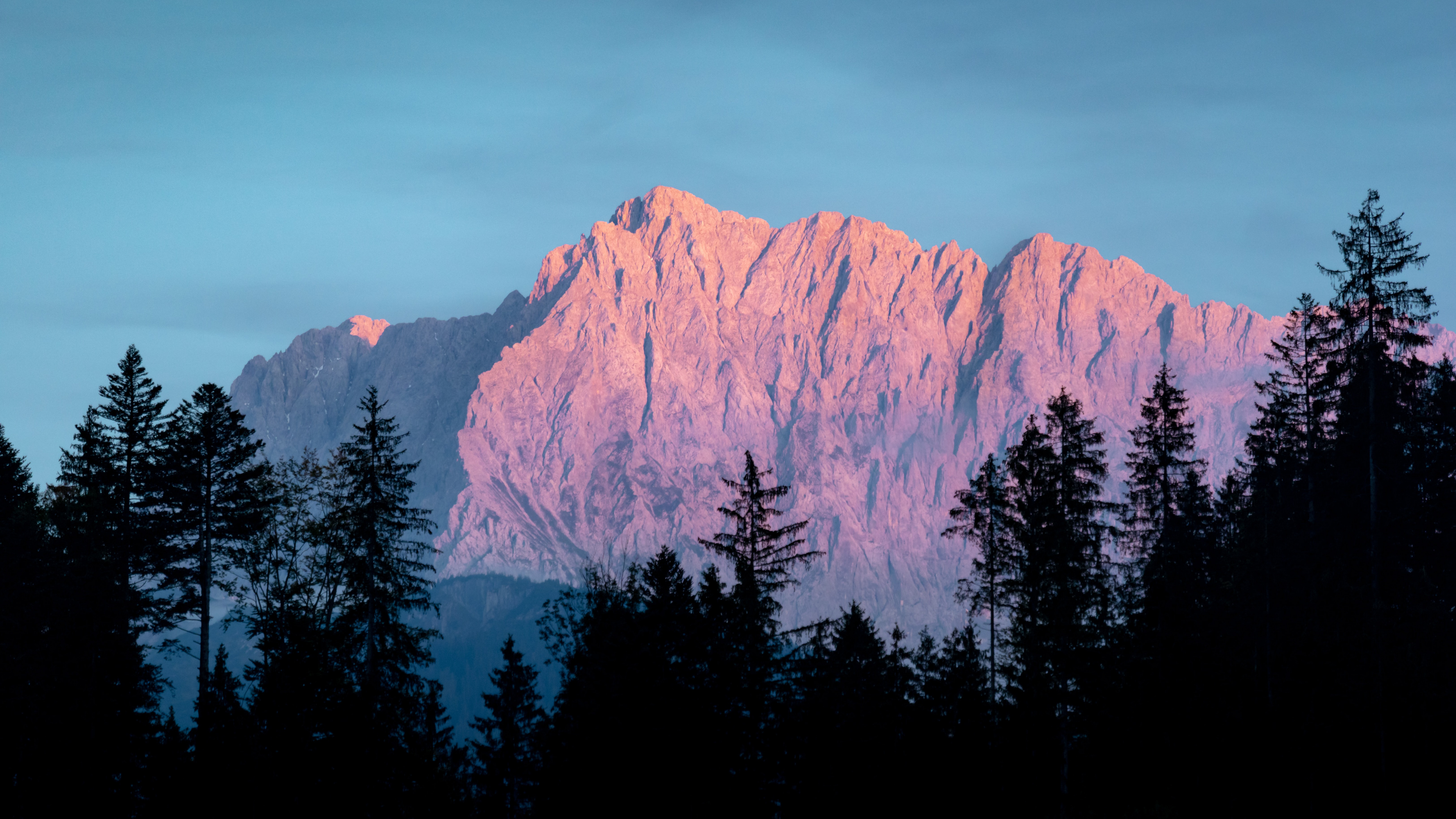 Обои гора, растение, дерево, лиственница, природный ландшафт в разрешении 3840x2160