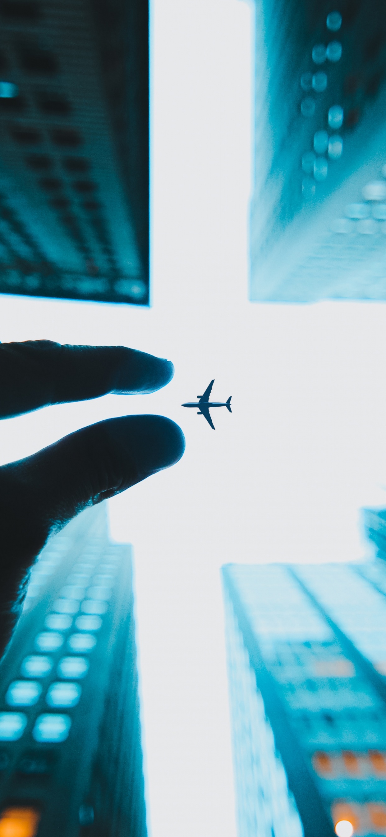 Обои синий, свет, Аква, бирюза, палец в разрешении 1242x2688