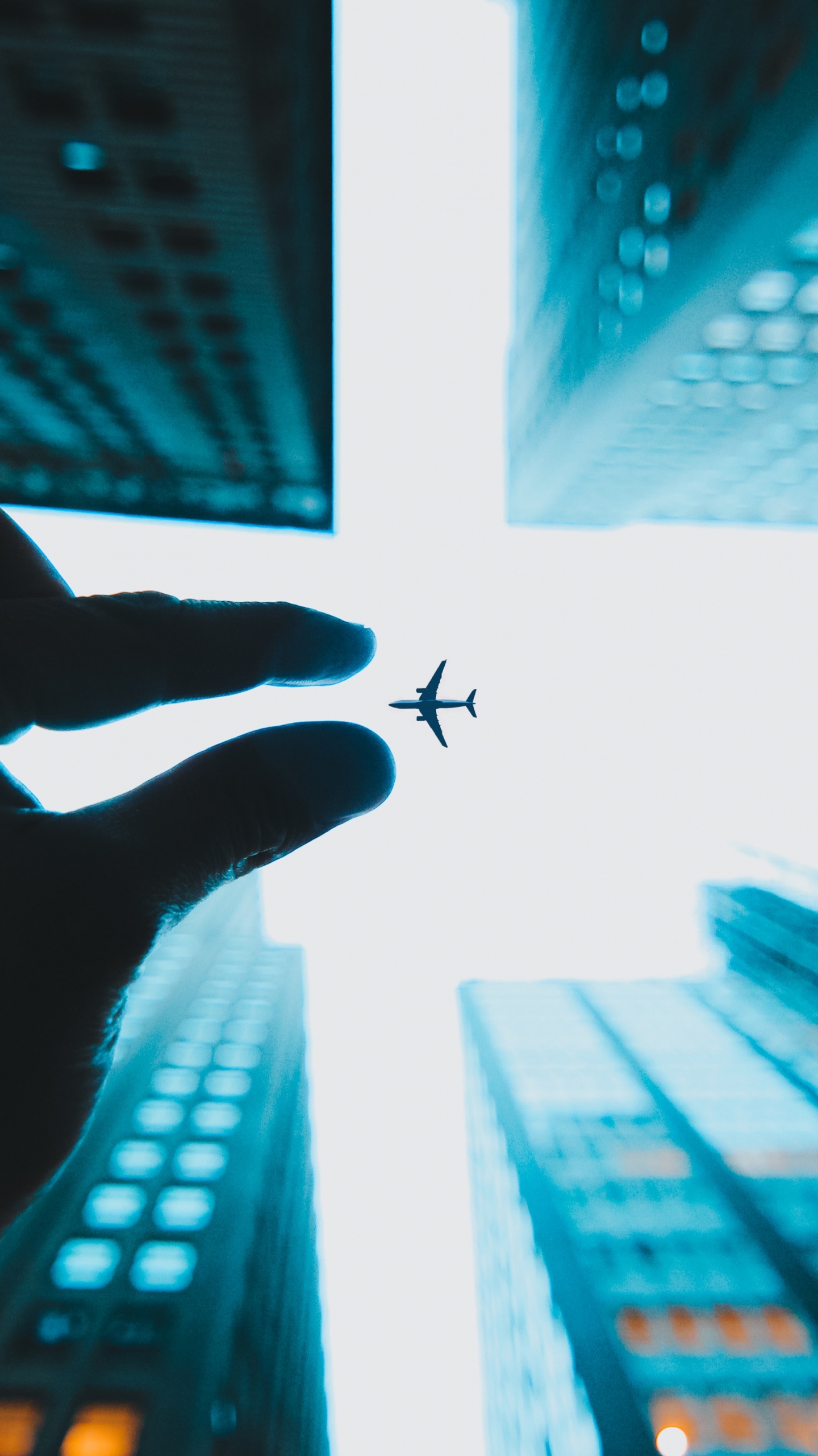 Обои синий, свет, Аква, бирюза, палец в разрешении 1440x2560