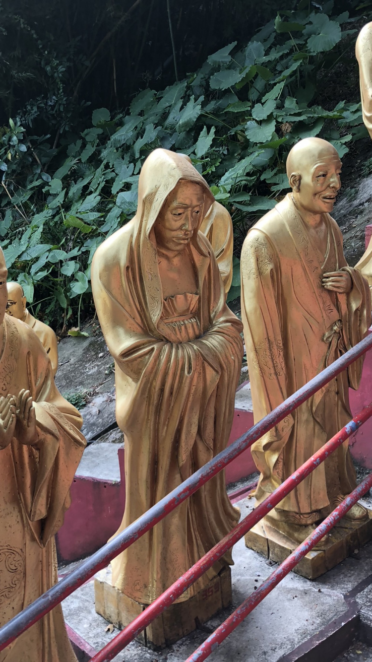 Обои статуя, храм, арт, мифология, скульптура в разрешении 750x1334