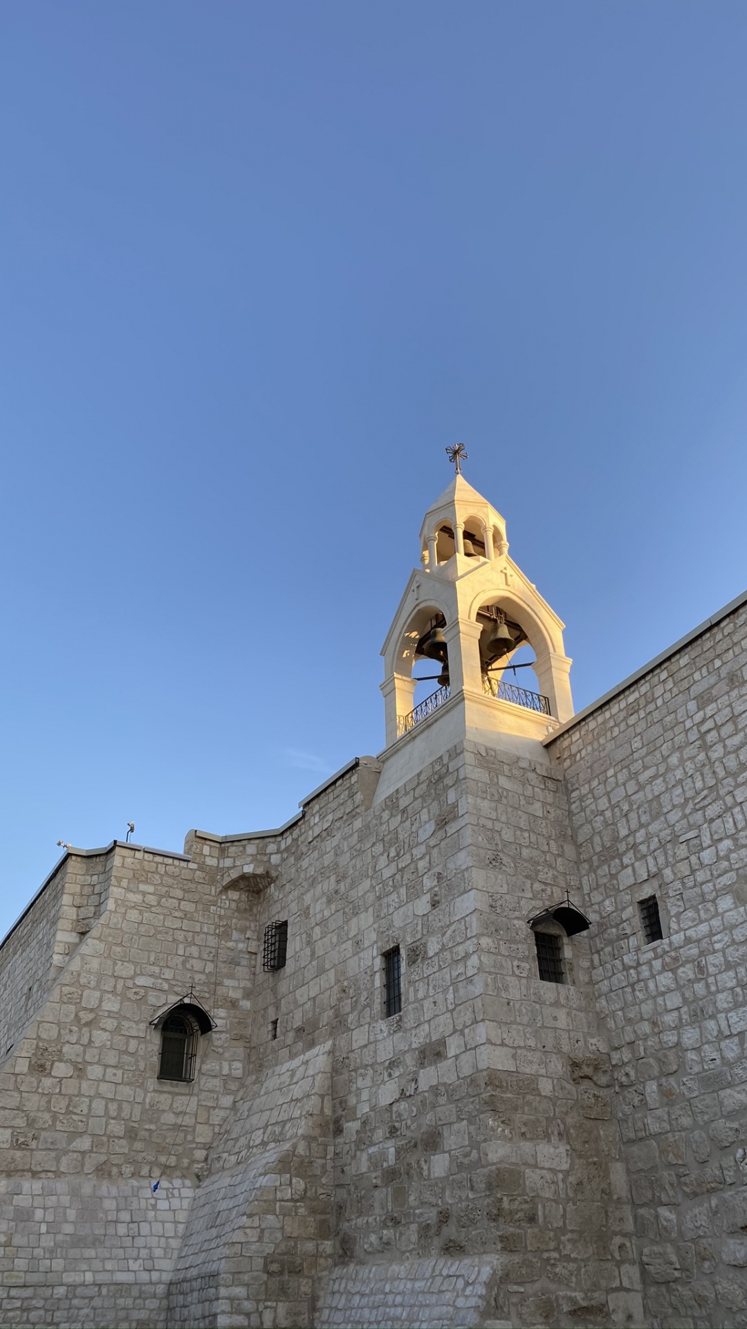 Обои средневековье, средневековая архитектура, древняя история, водоем, природа в разрешении 1080x1920