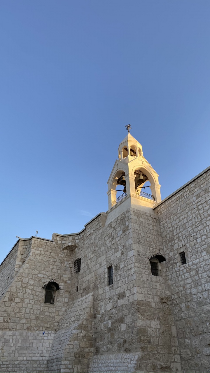 Обои средневековье, средневековая архитектура, древняя история, водоем, природа в разрешении 720x1280