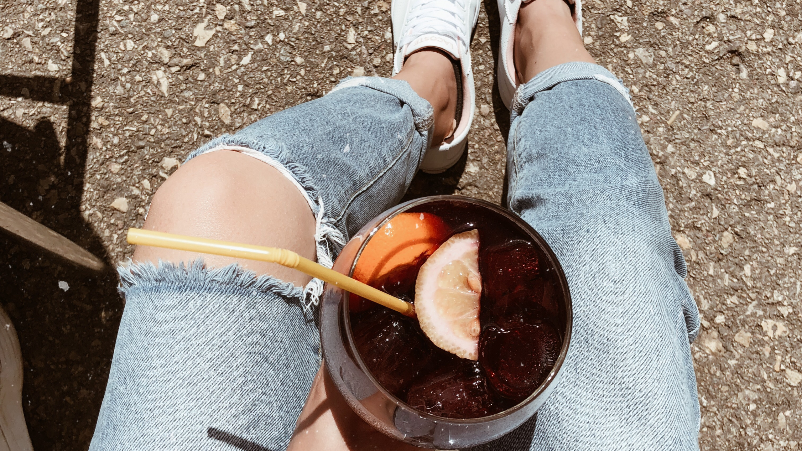 Обои открытый обуви, нога, человек, башмак, человеческая нога в разрешении 2560x1440