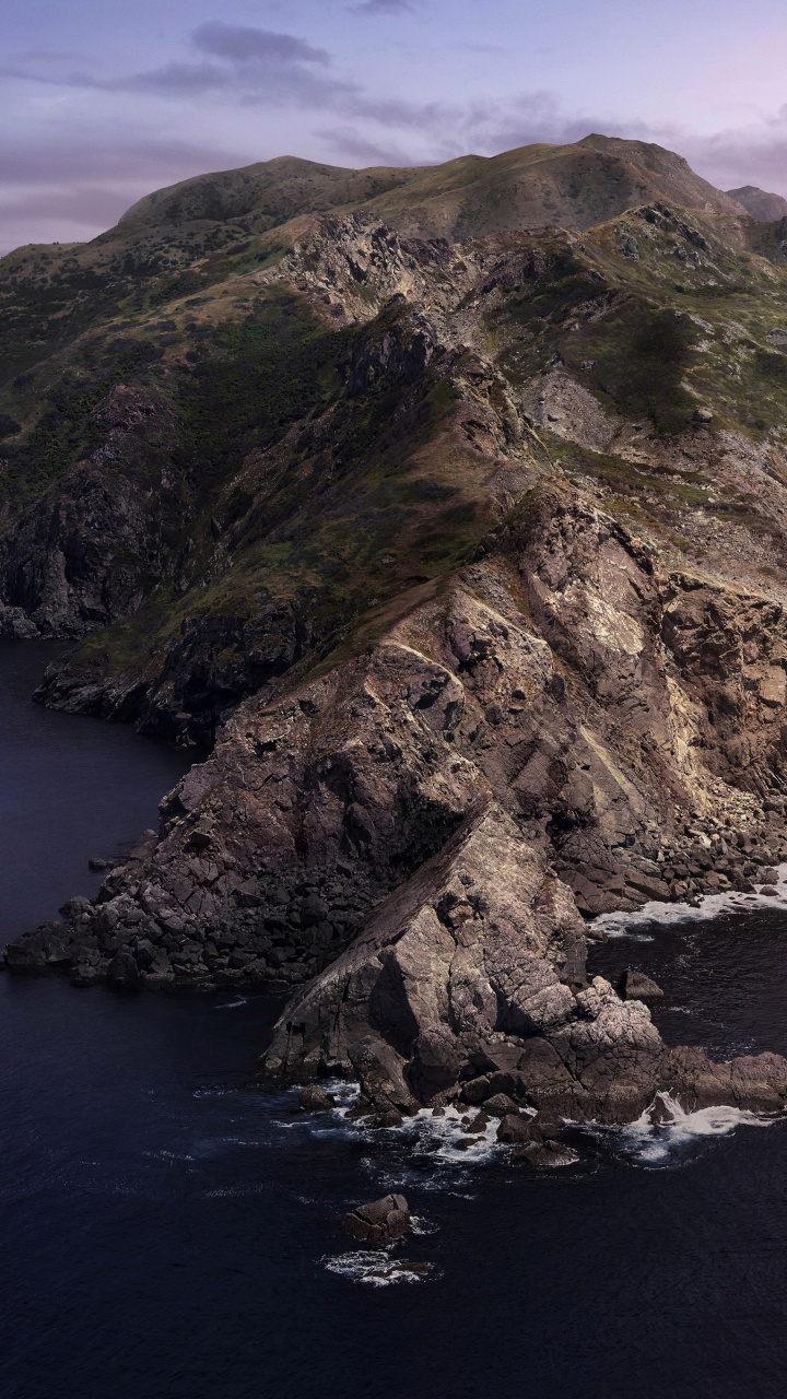 Обои Mac OS Catalina, яблоко, Операционная система, Apple МасВоок Pro, в iCloud в разрешении 720x1280