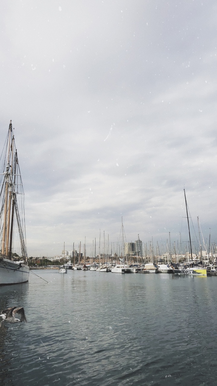 Обои Марина, мачта, лодка, парусная шлюпка, вода в разрешении 720x1280