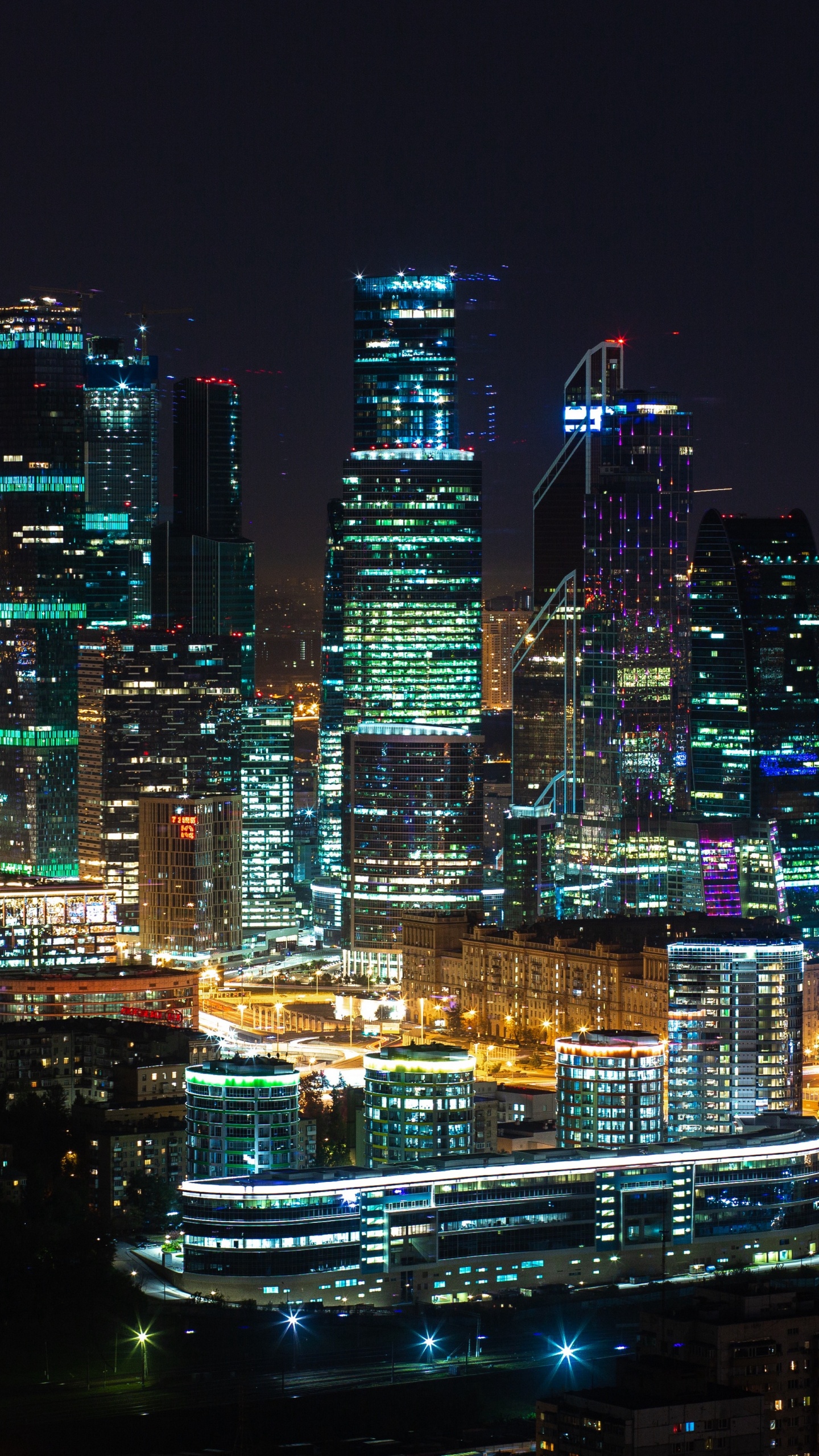 Обои город, городской пейзаж, метрополия, городской район, ночь в разрешении 1440x2560