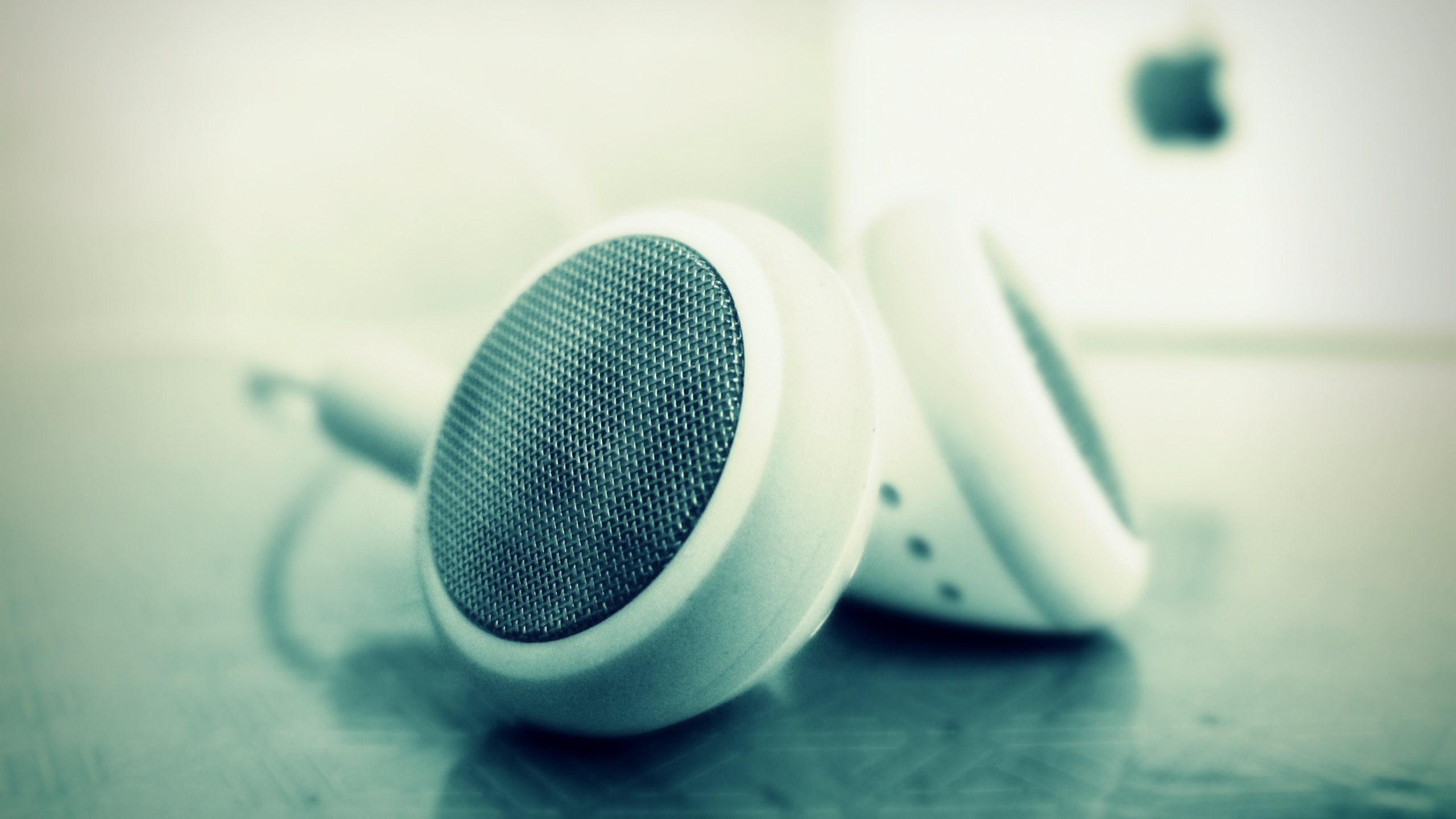 Обои наушники, звуковое оборудование, технологии, электронное устройство, крупный план в разрешении 2560x1440