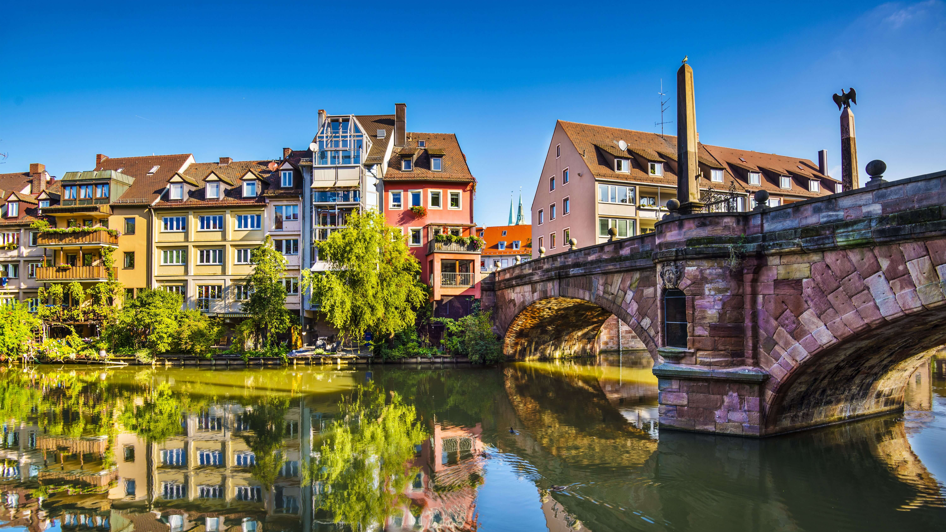 Обои поезд, отражение, водный путь, вода, канал в разрешении 3840x2160