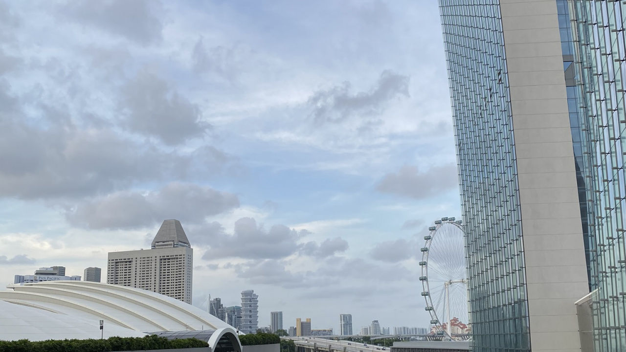 Обои дневное время, архитектура, город, городской район, башня в разрешении 1280x720