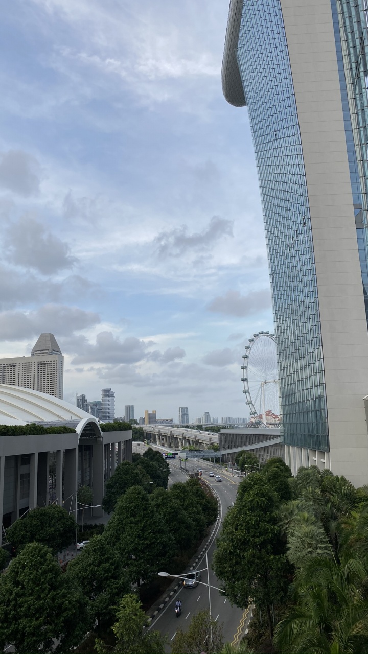 Обои дневное время, архитектура, город, городской район, башня в разрешении 720x1280