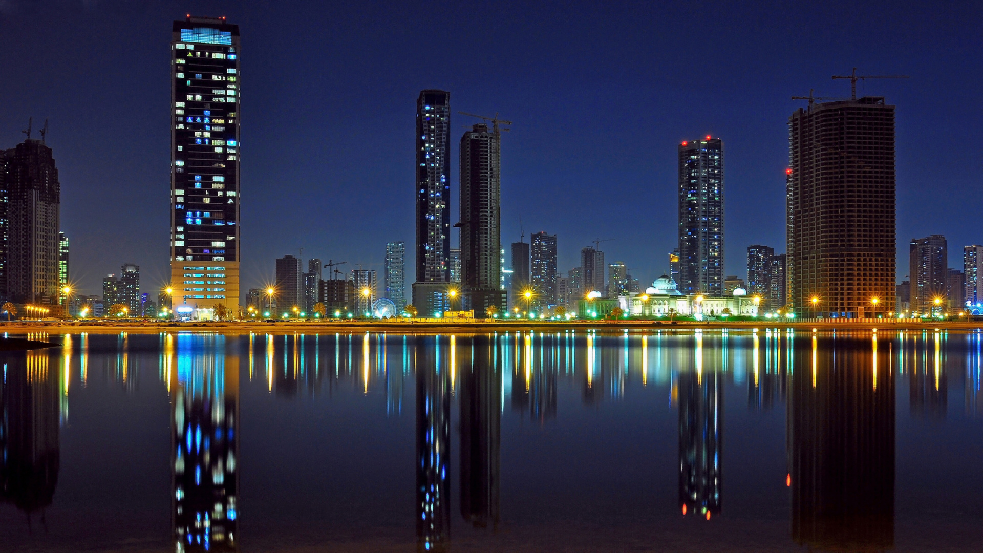 Обои городской пейзаж, небоскреб, отражение, город, линия горизонта в разрешении 1920x1080