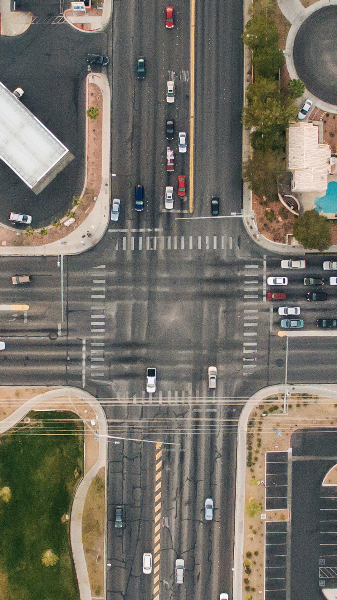 Обои улица с высоты птичьего полета, с высоты птичьего полета, улица, дорога, легковые автомобили в разрешении 1080x1920