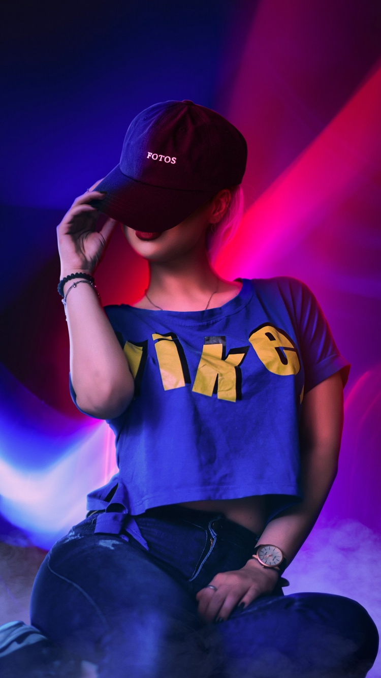 Обои Девчушки девушка, рука, плечо, пурпур, бедра в разрешении 750x1334