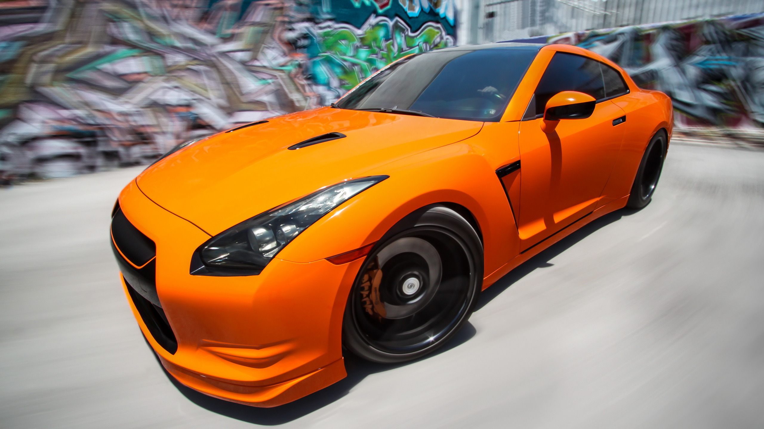 Nissan Skyline GTR r35 Orange