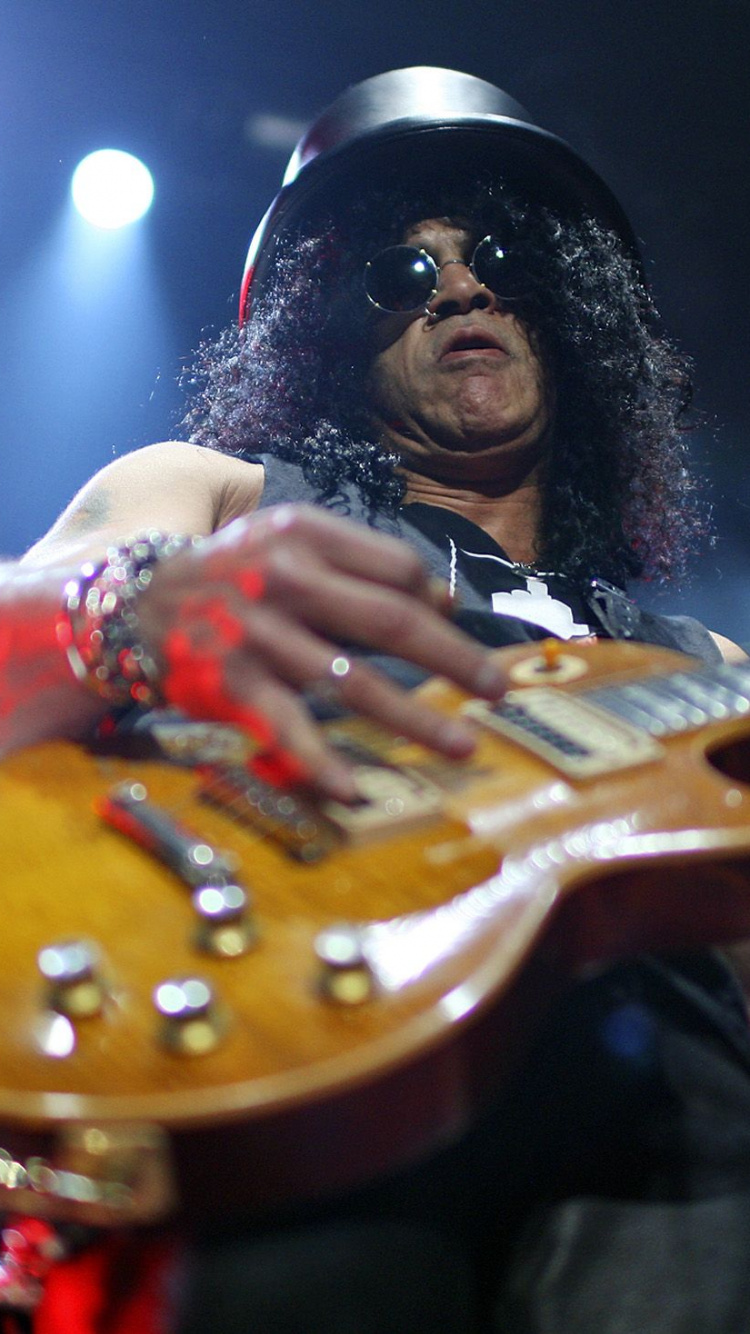 Обои Guns N Roses, гитара, гитарист, струнный инструмент, музыкальный инструмент в разрешении 750x1334