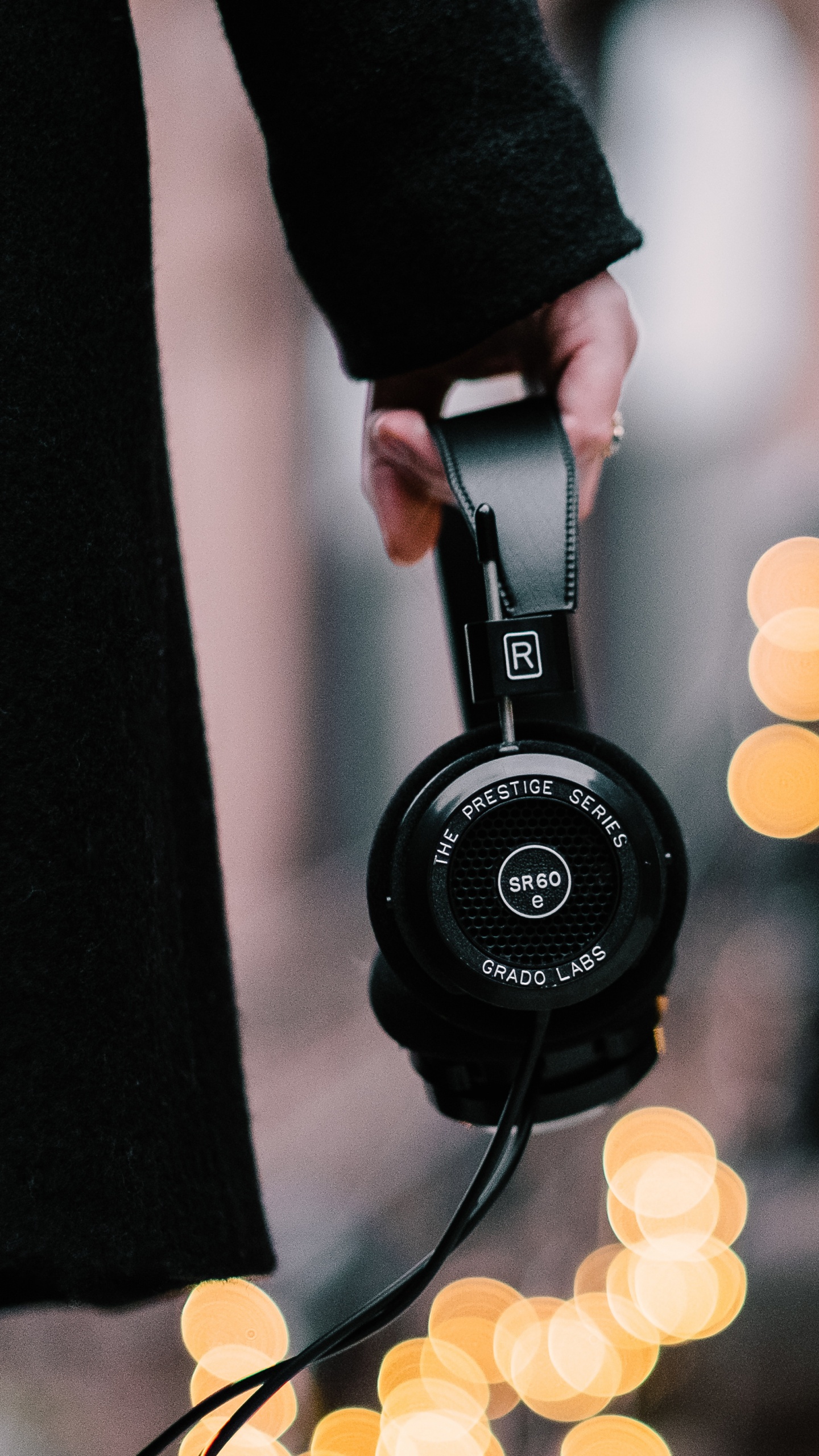 Обои наушники, звуковое оборудование, желтый, гаджет, технологии в разрешении 1440x2560