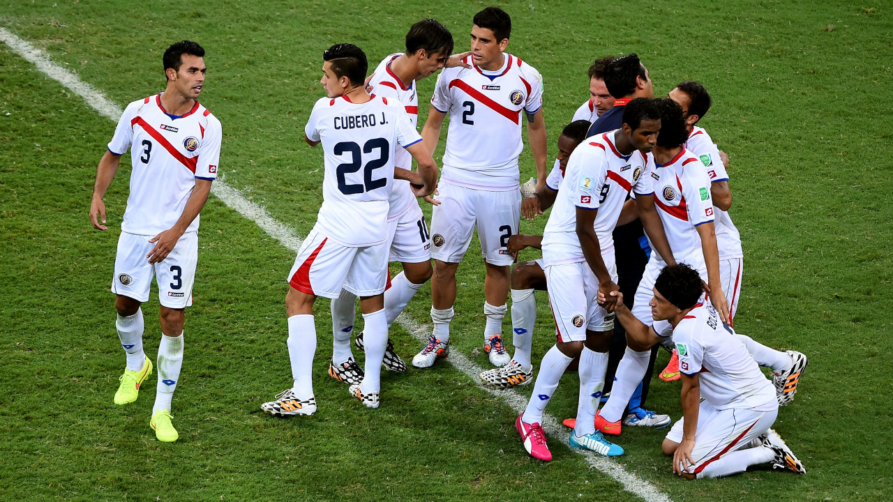 Обои команда, игрок, занятие спортом, командный вид спорта, спортивные объекты в разрешении 1280x720