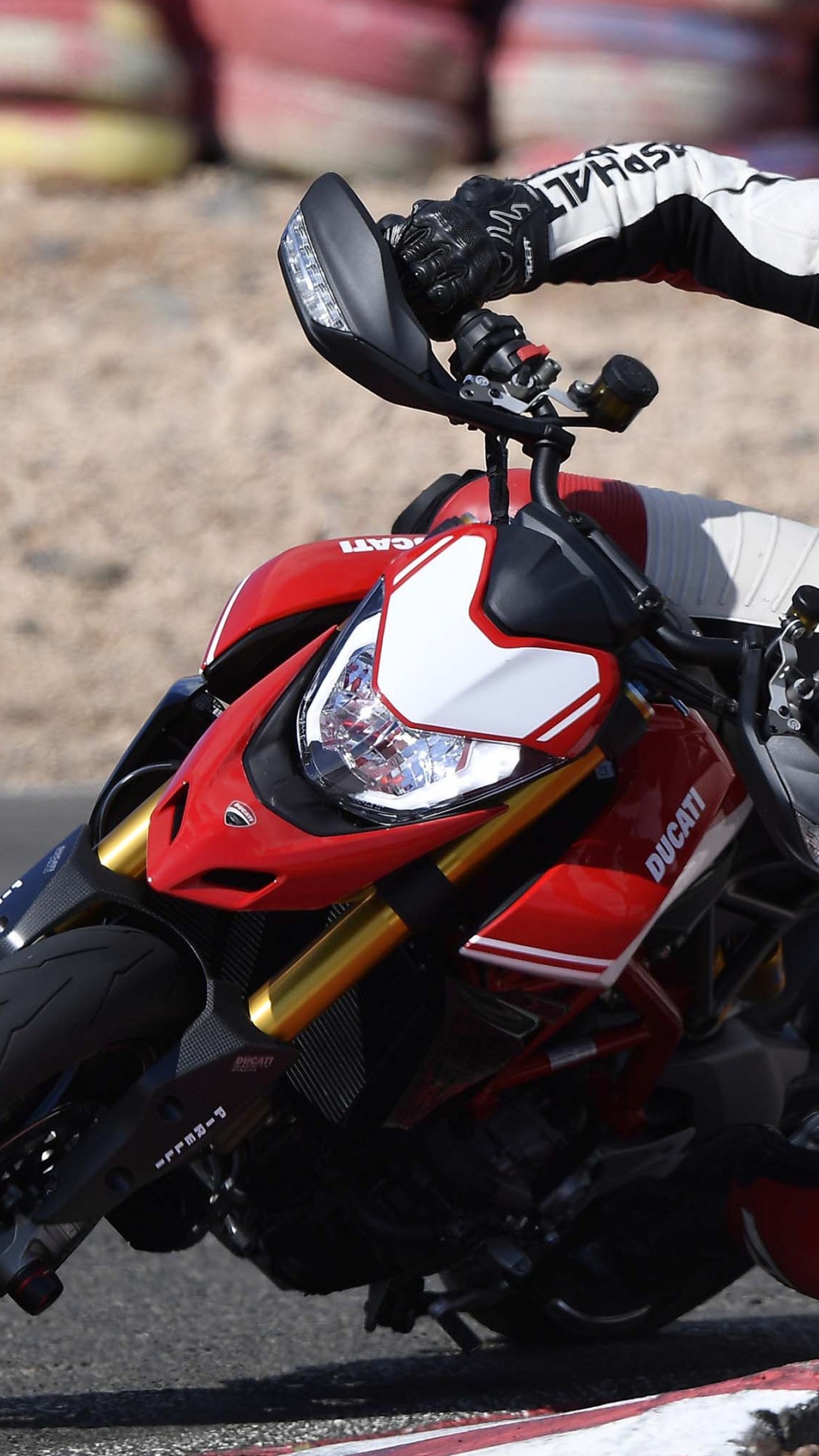 Обои мотоцикл, 2019 Дукати Хайпермотард 950, Дукати Хайпермотард 950, ducati, дукати desmosedici в разрешении 1080x1920