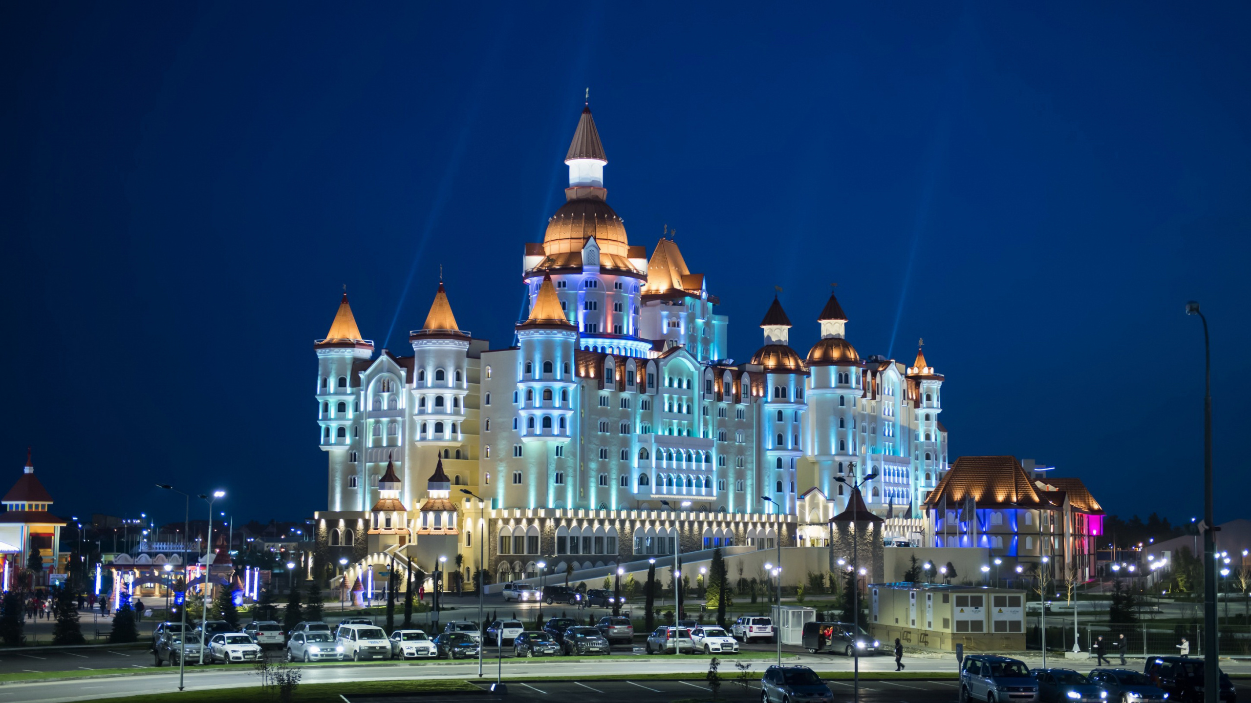 Обои Сочи, ночь, ориентир, город, городской район в разрешении 2560x1440