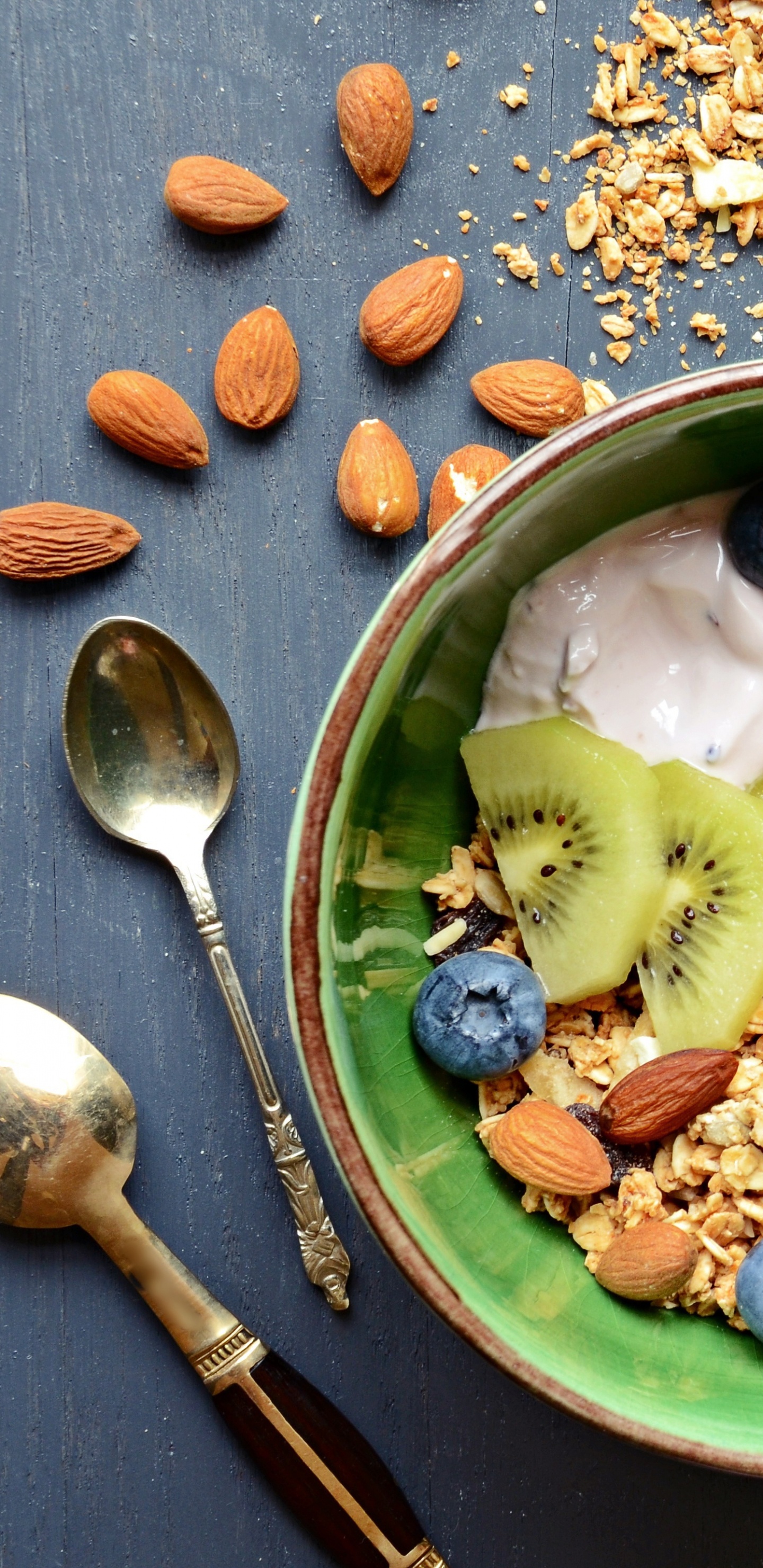 Обои завтрак, мюсли, здоровье, фрукты, еда в разрешении 1440x2960