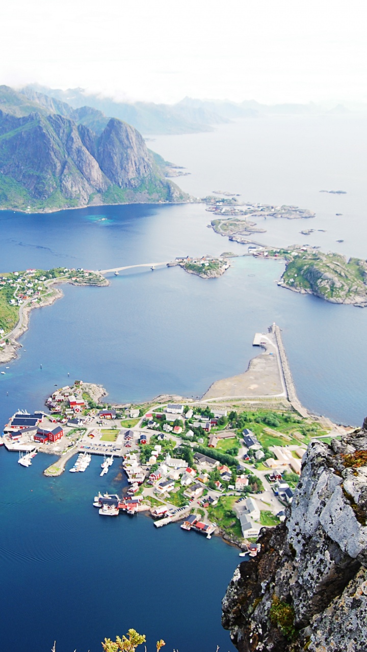 Обои Лофотен, фьорд, мыс, вход, туризм в разрешении 720x1280