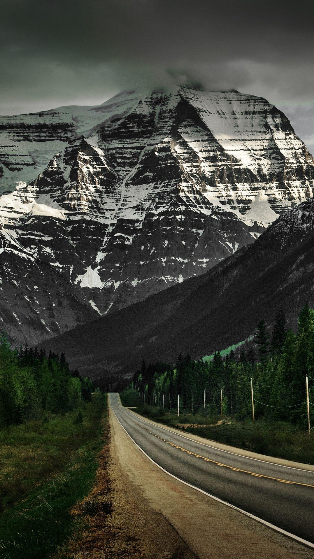Обои гора, дорога, горный рельеф, нагорье, природа в разрешении 1080x1920