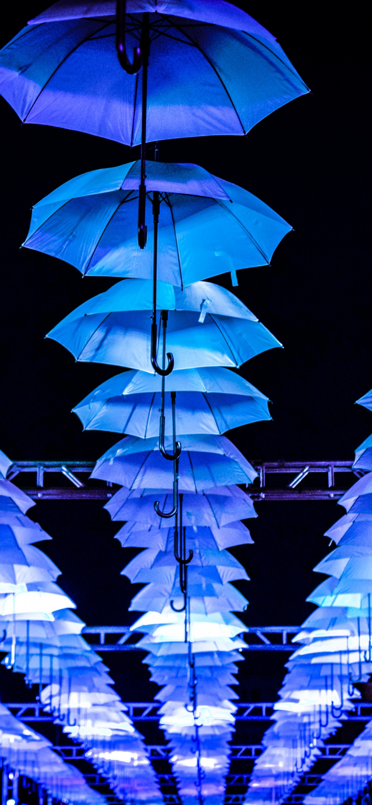 Обои зонтик, синий, освещение, свет, электрик в разрешении 1242x2688