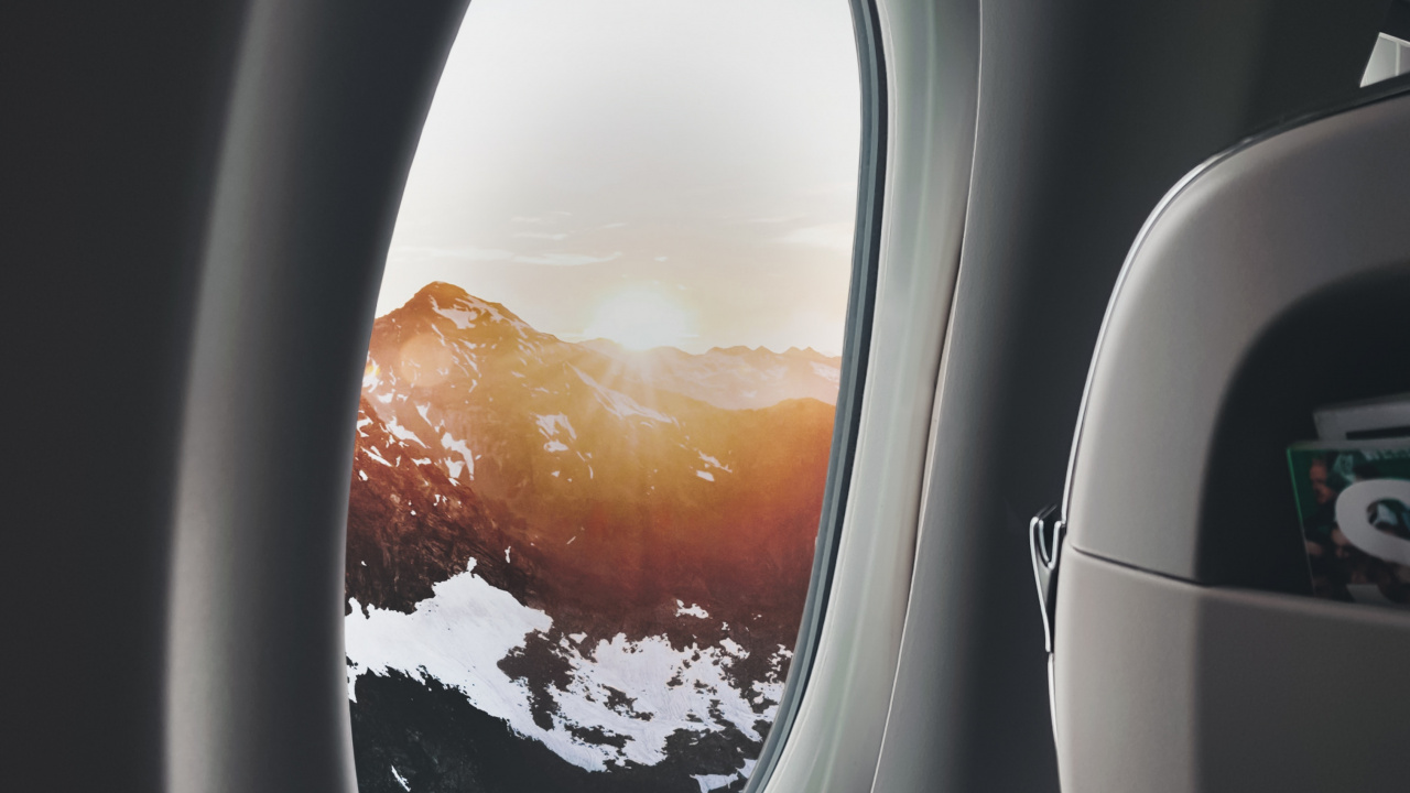 Обои самолет, полет, самолеты, окно, авиакомпания в разрешении 1280x720