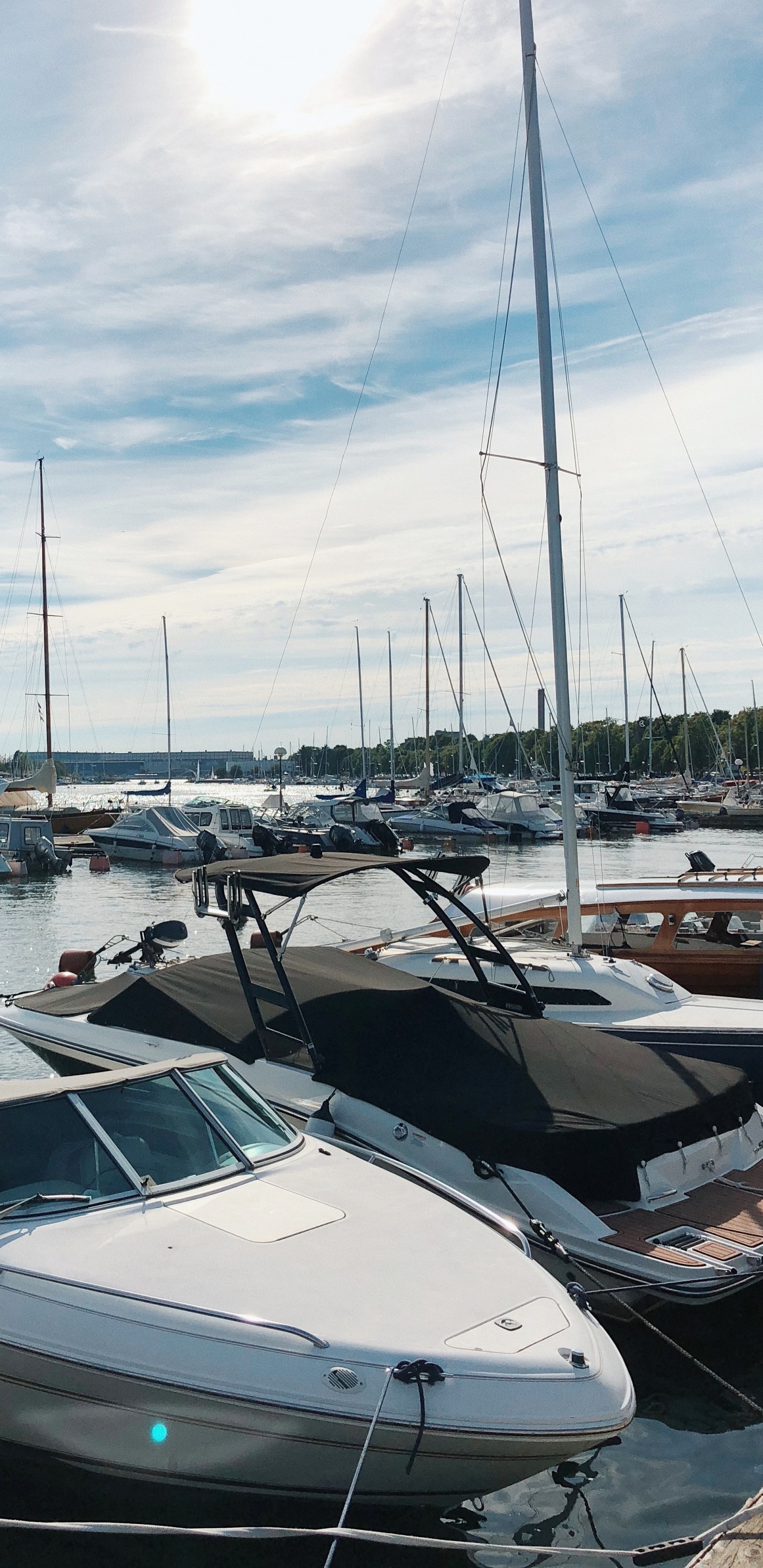 Обои Марина, вода, яхта, судно, облако в разрешении 1440x2960