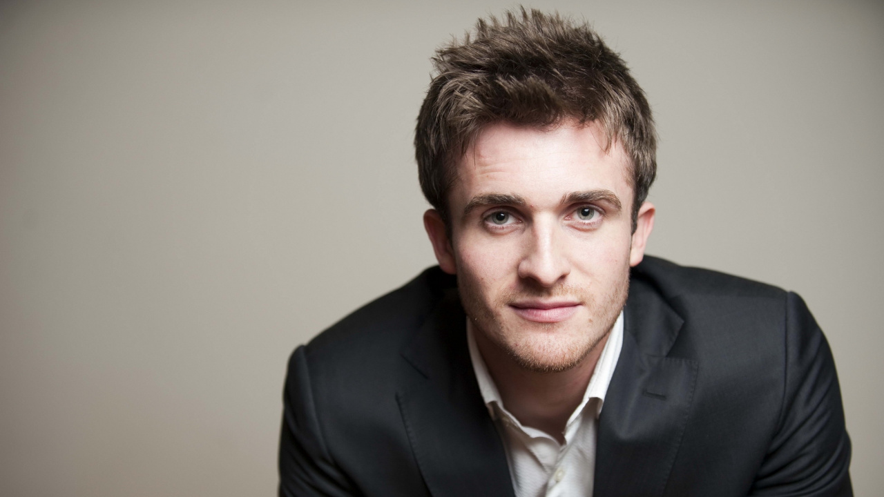 Обои Мэтью Хасси, Есть парень, мужской, межличностные отношения, предприниматель в разрешении 1280x720