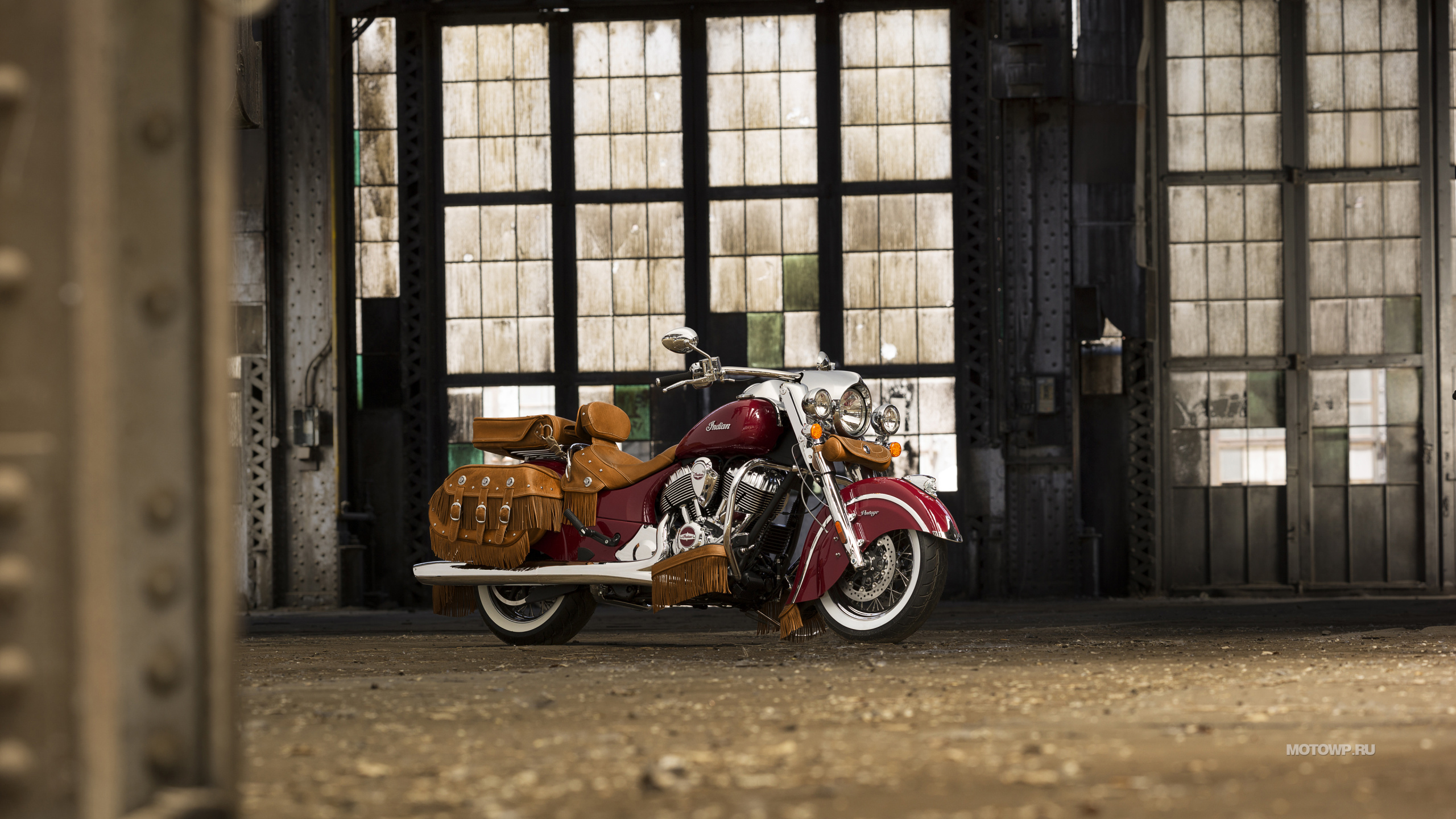 Обои мотоцикл, Индейского Вождя Винтаж, авто, окно, улица в разрешении 2560x1440