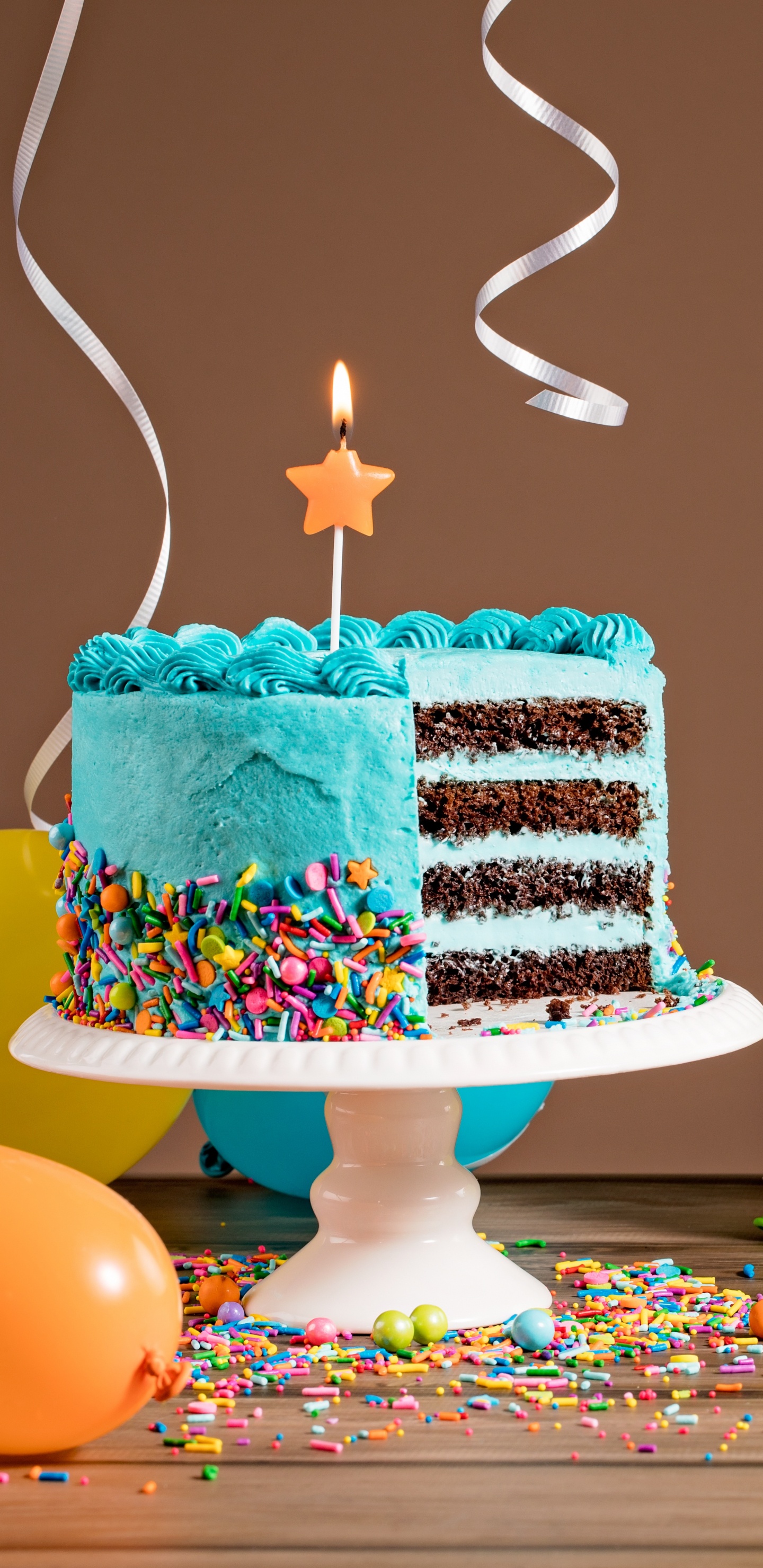 Обои праздничный торт, дата рождения, торт украшение, масляный крем, сладость в разрешении 1440x2960