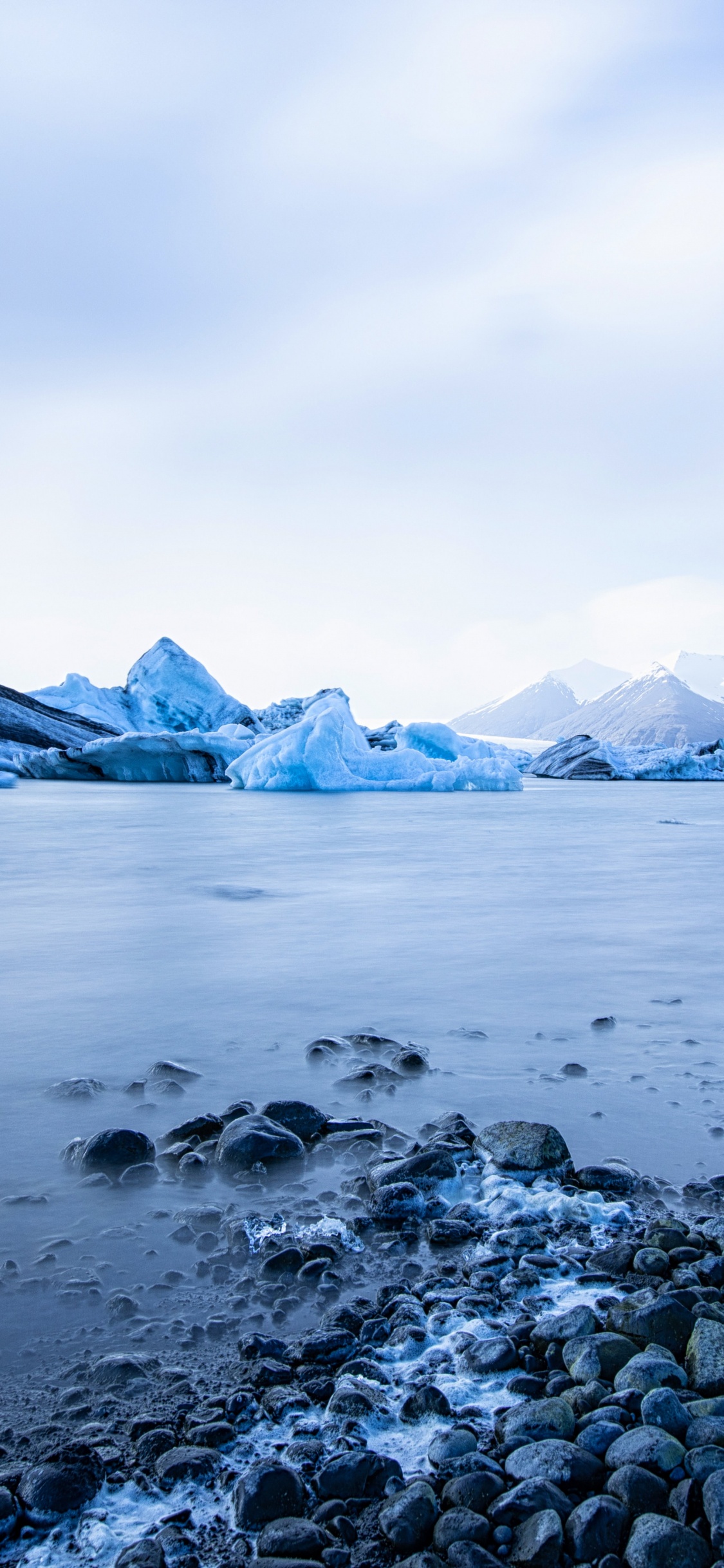 Обои вода, soundcloud, облако, гора, снег в разрешении 1125x2436