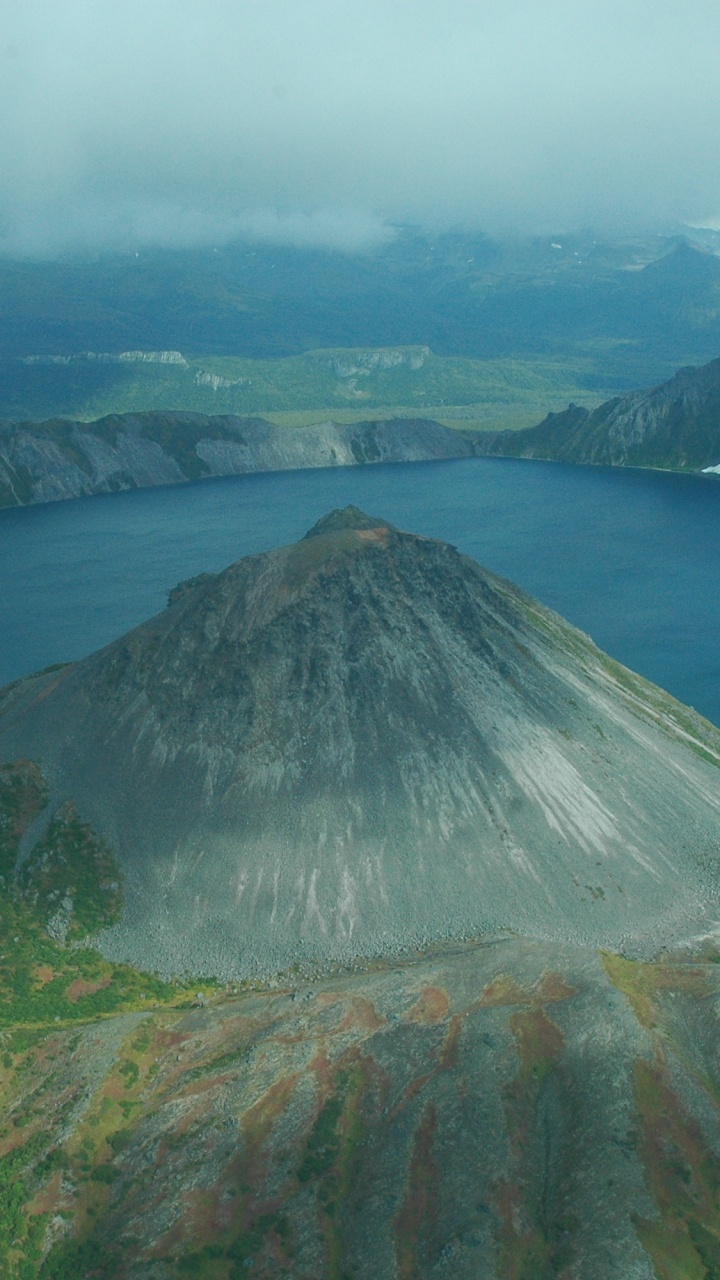 Обои нагорье, гора, хребет, озеро, Упал в разрешении 720x1280