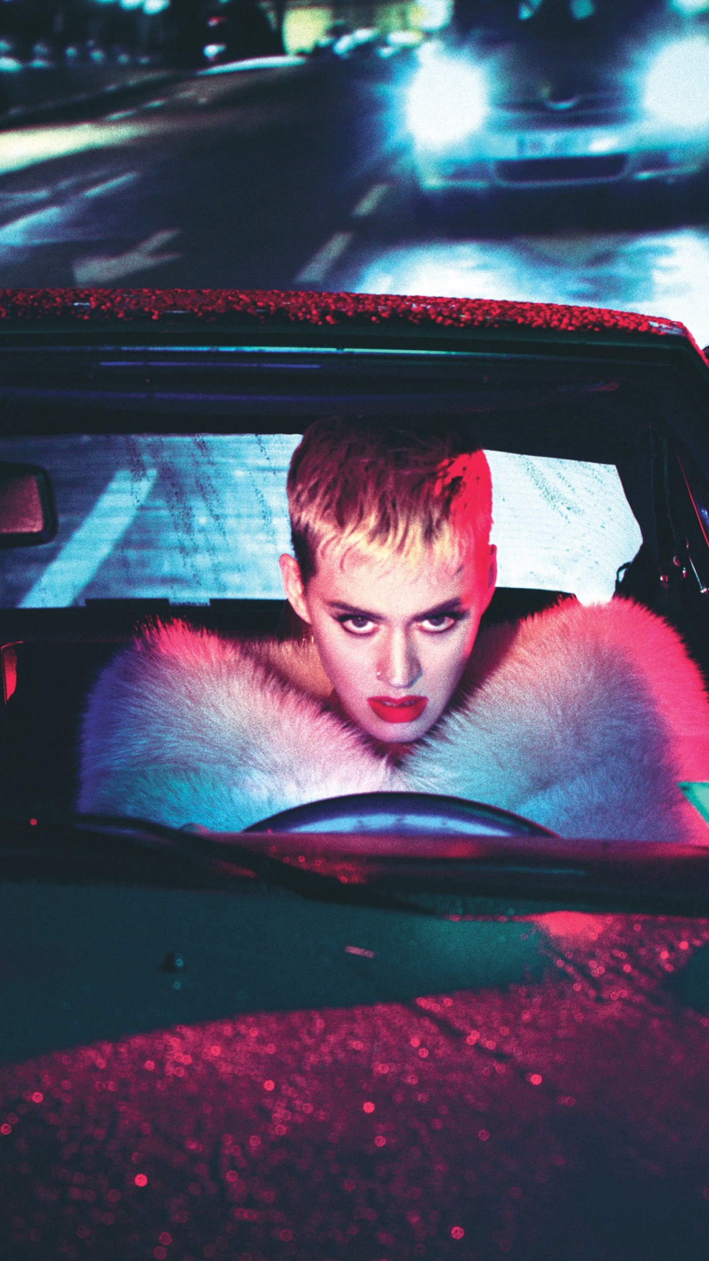 Обои Кэти Перри, Диджей Вю, склад боеприпасов, свет, автомобильные запчасти в разрешении 1440x2560